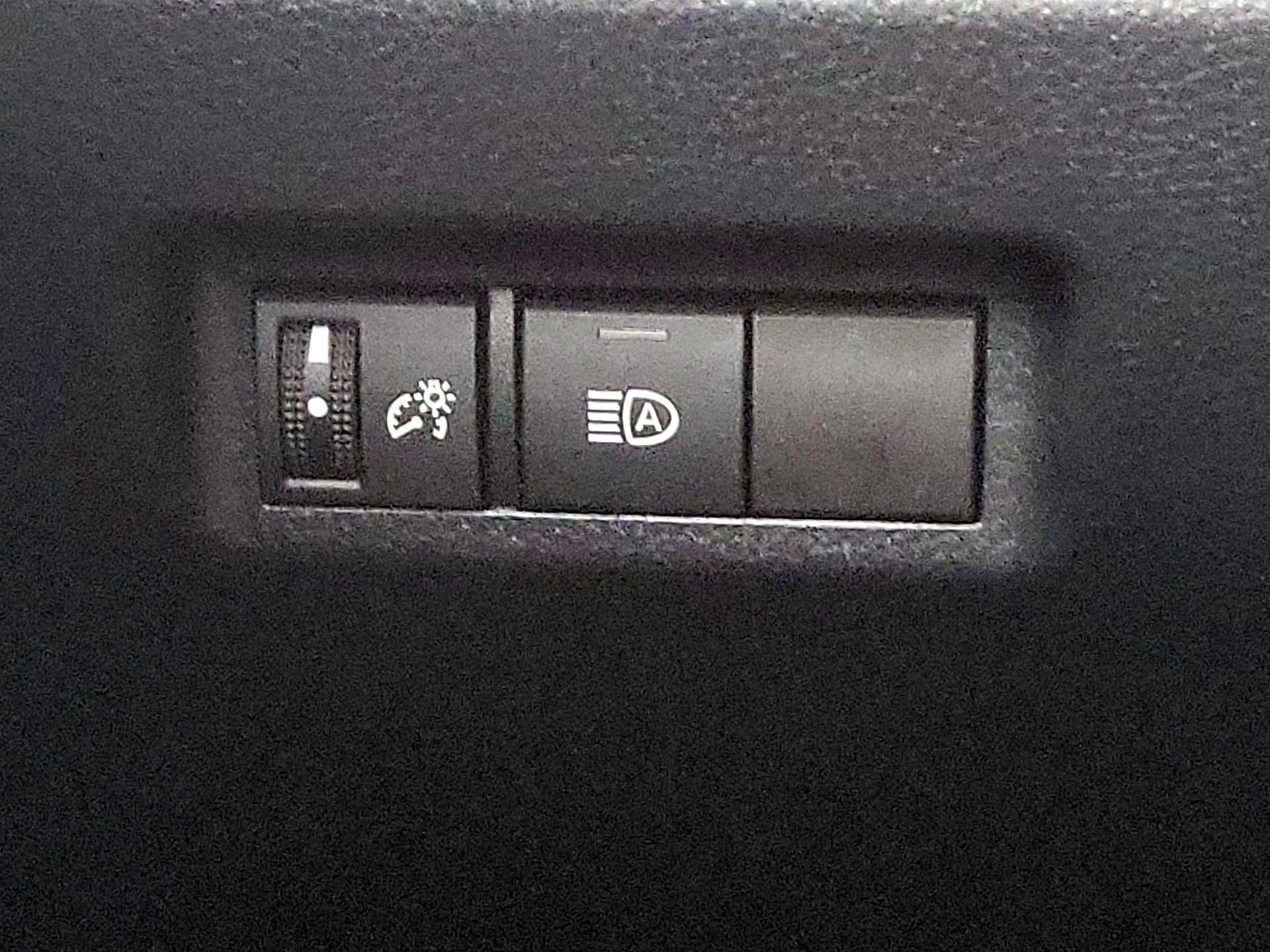 Thumbnail: 2019 Toyota RAV4 - 13