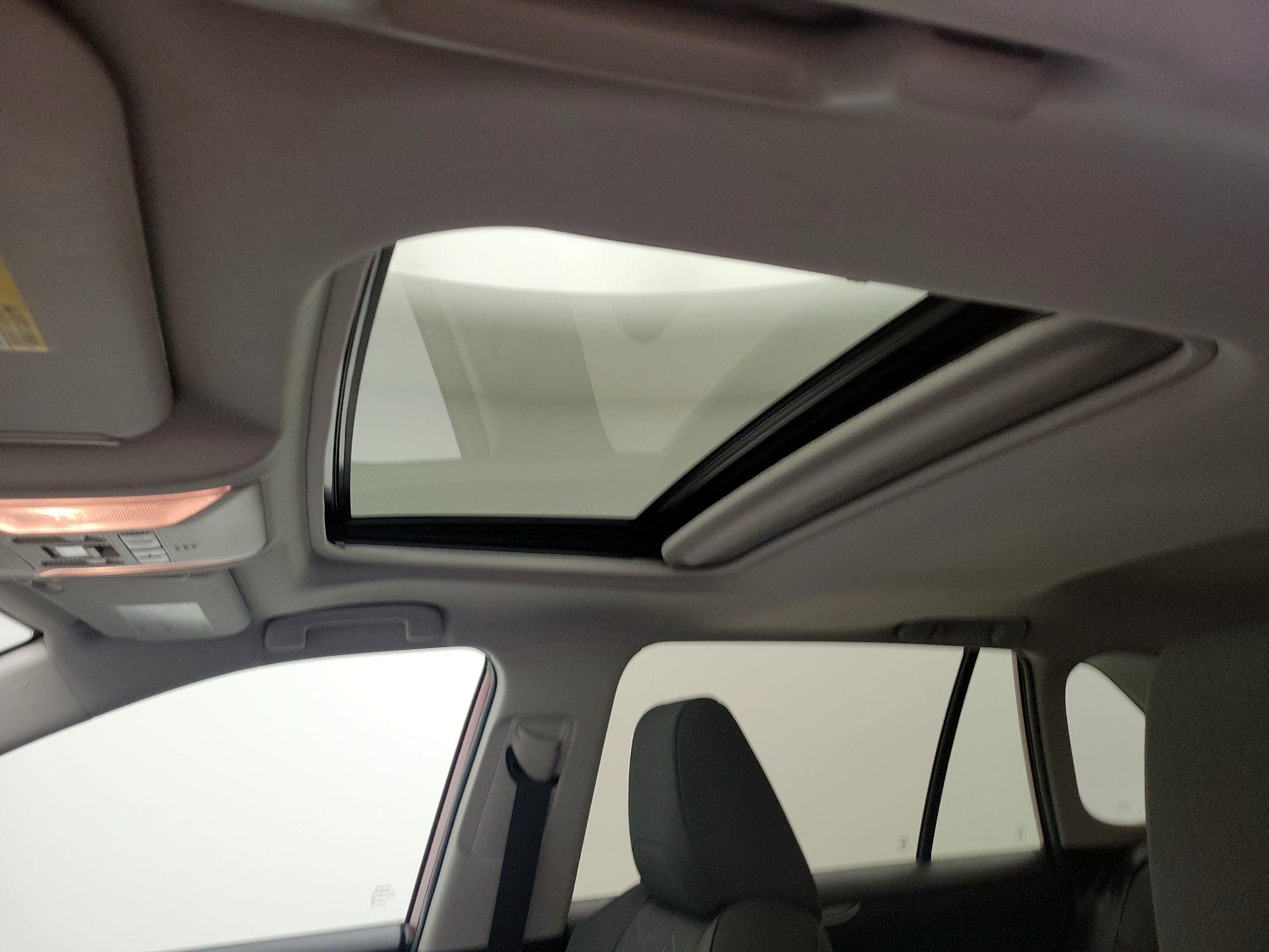 Thumbnail: 2019 Toyota RAV4 - 19