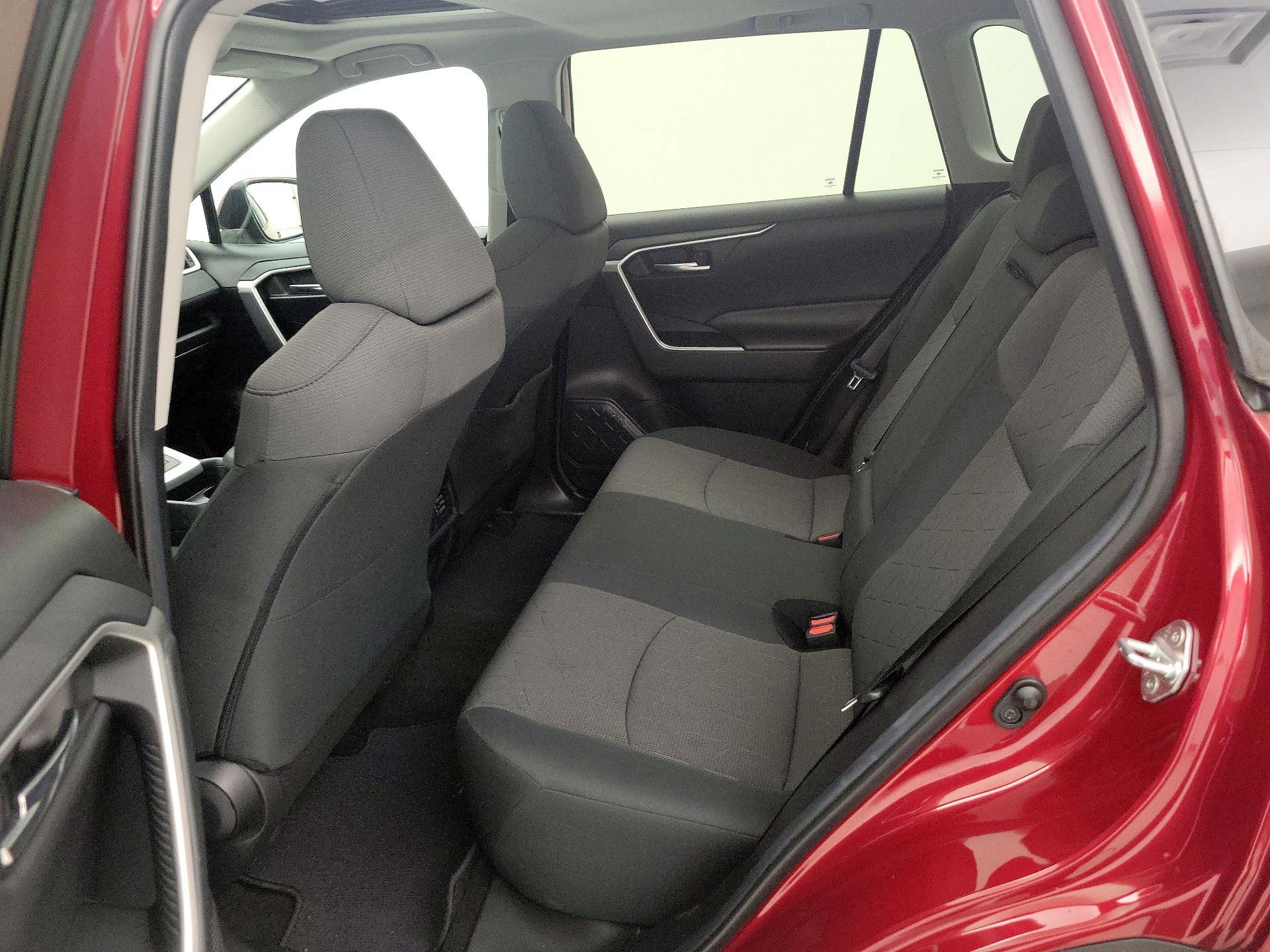 Thumbnail: 2019 Toyota RAV4 - 20
