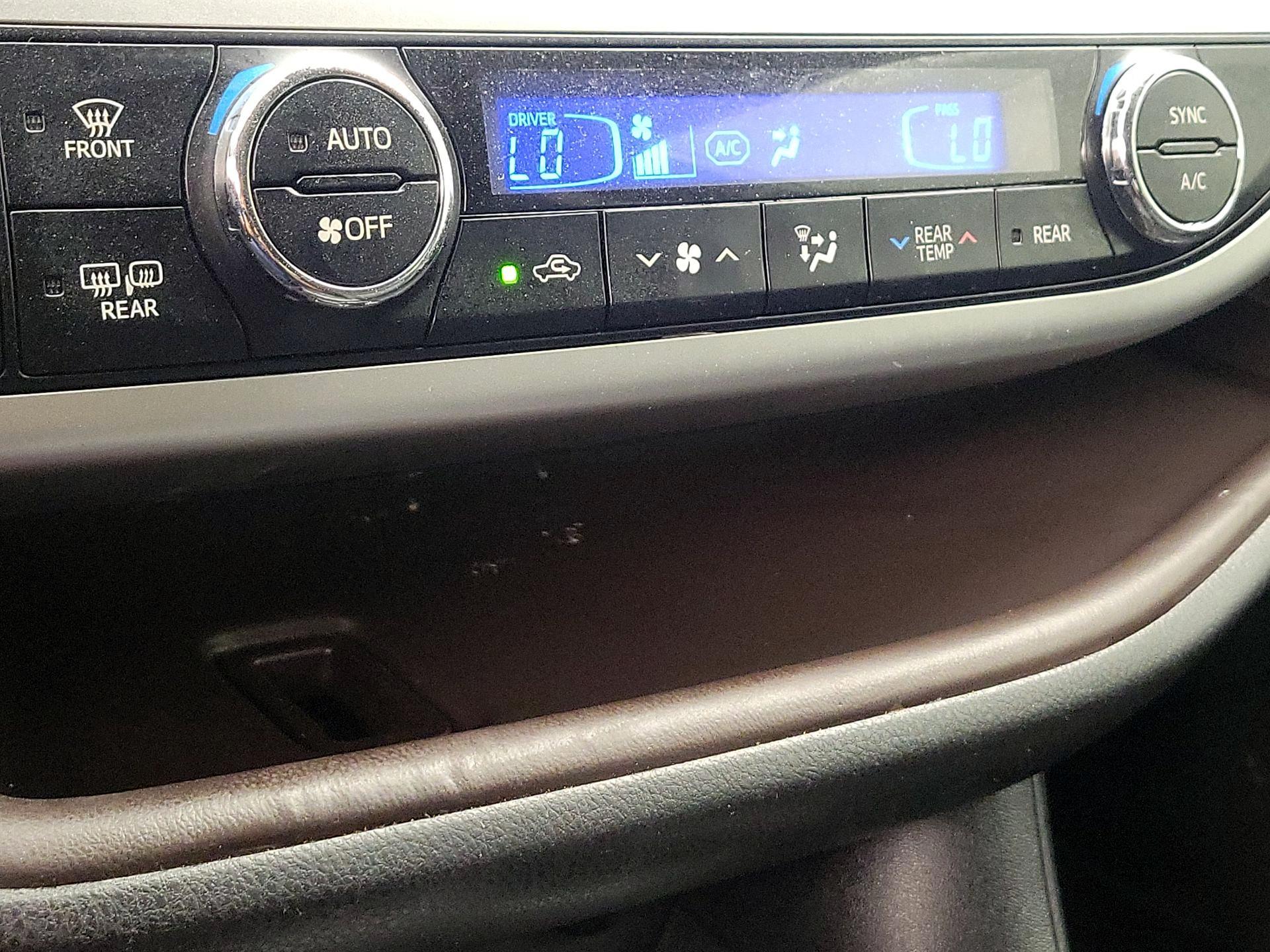 Thumbnail: 2019 Toyota Highlander - 16