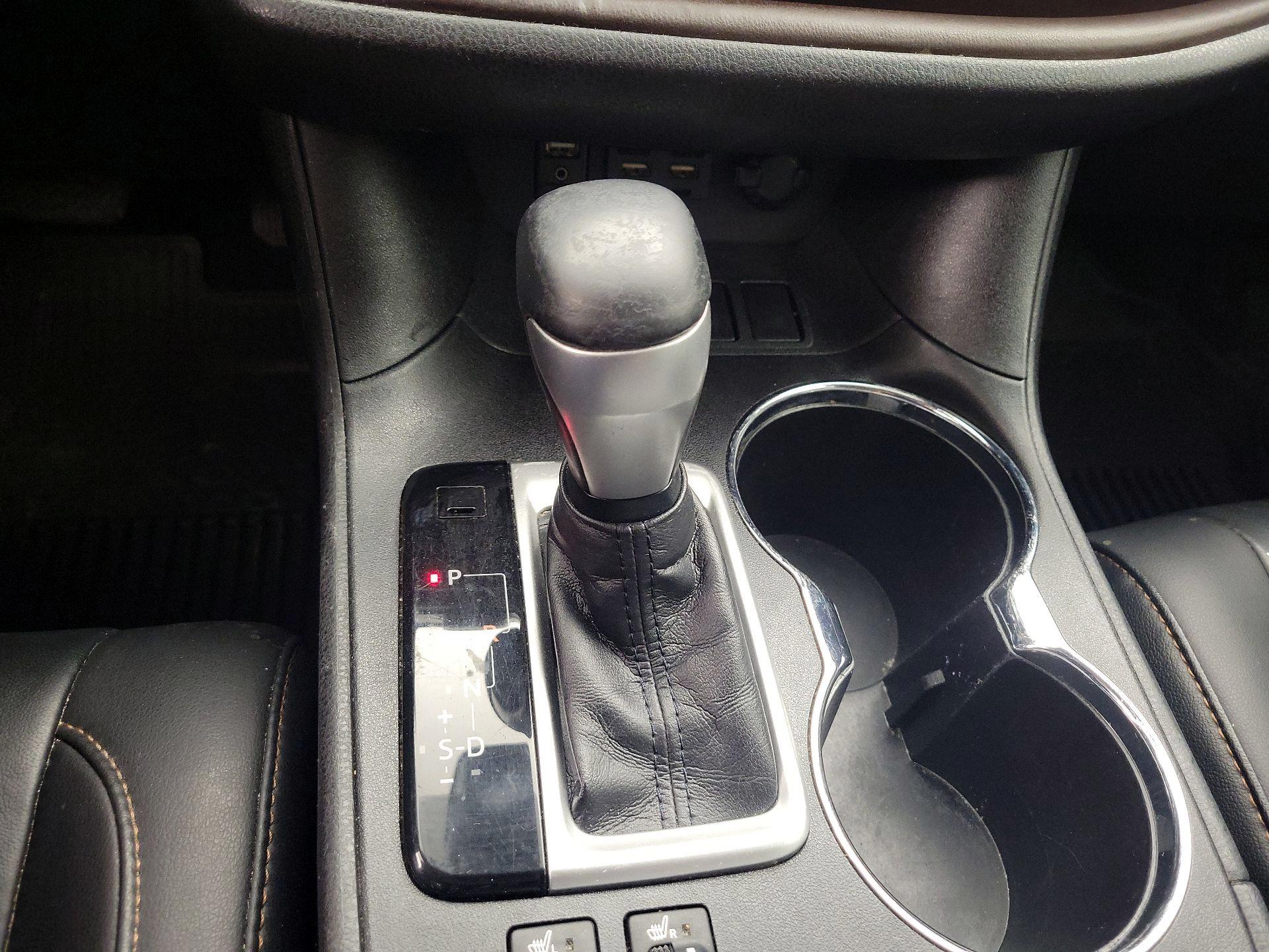 Thumbnail: 2019 Toyota Highlander - 17