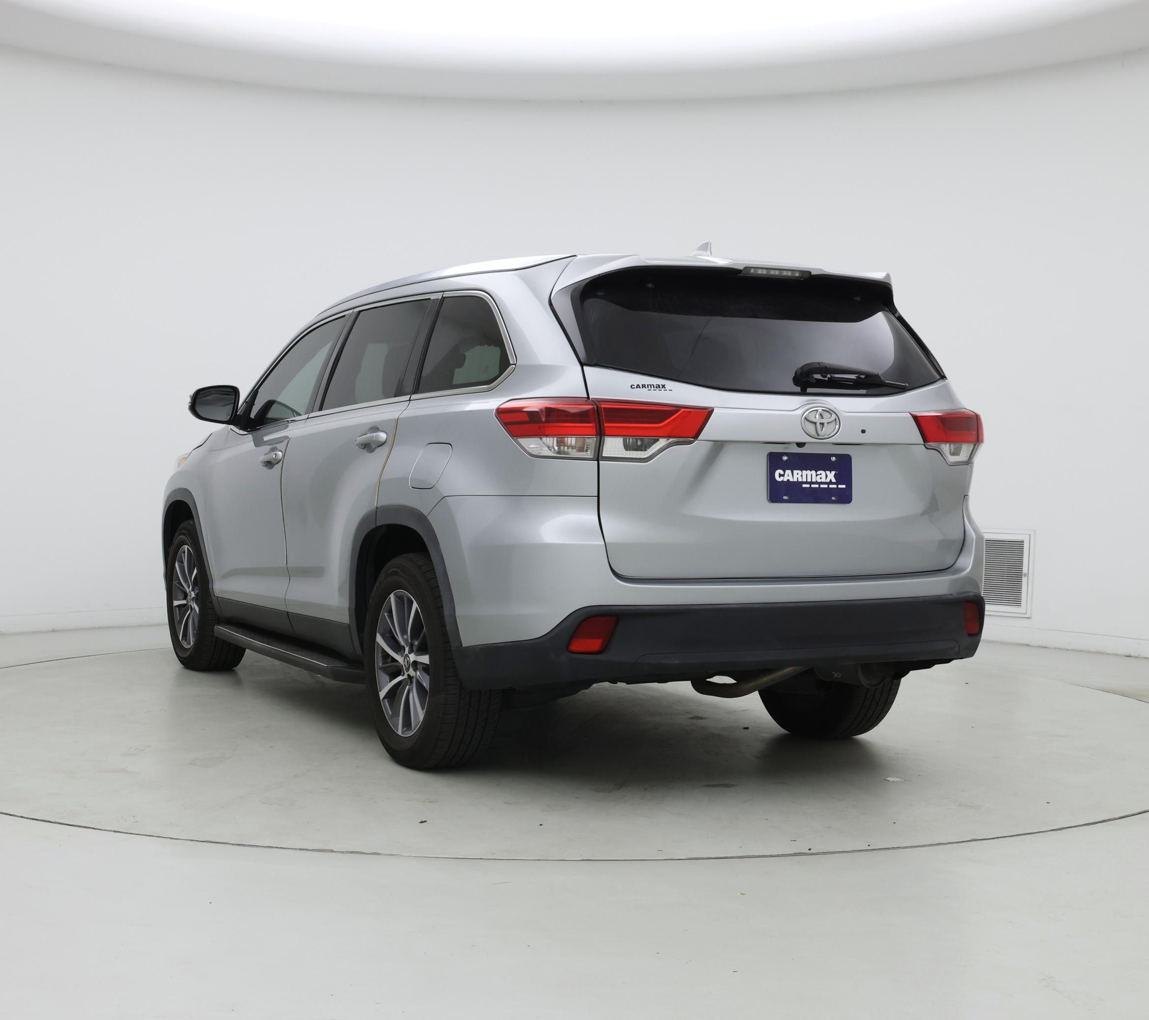 Thumbnail: 2019 Toyota Highlander - 2