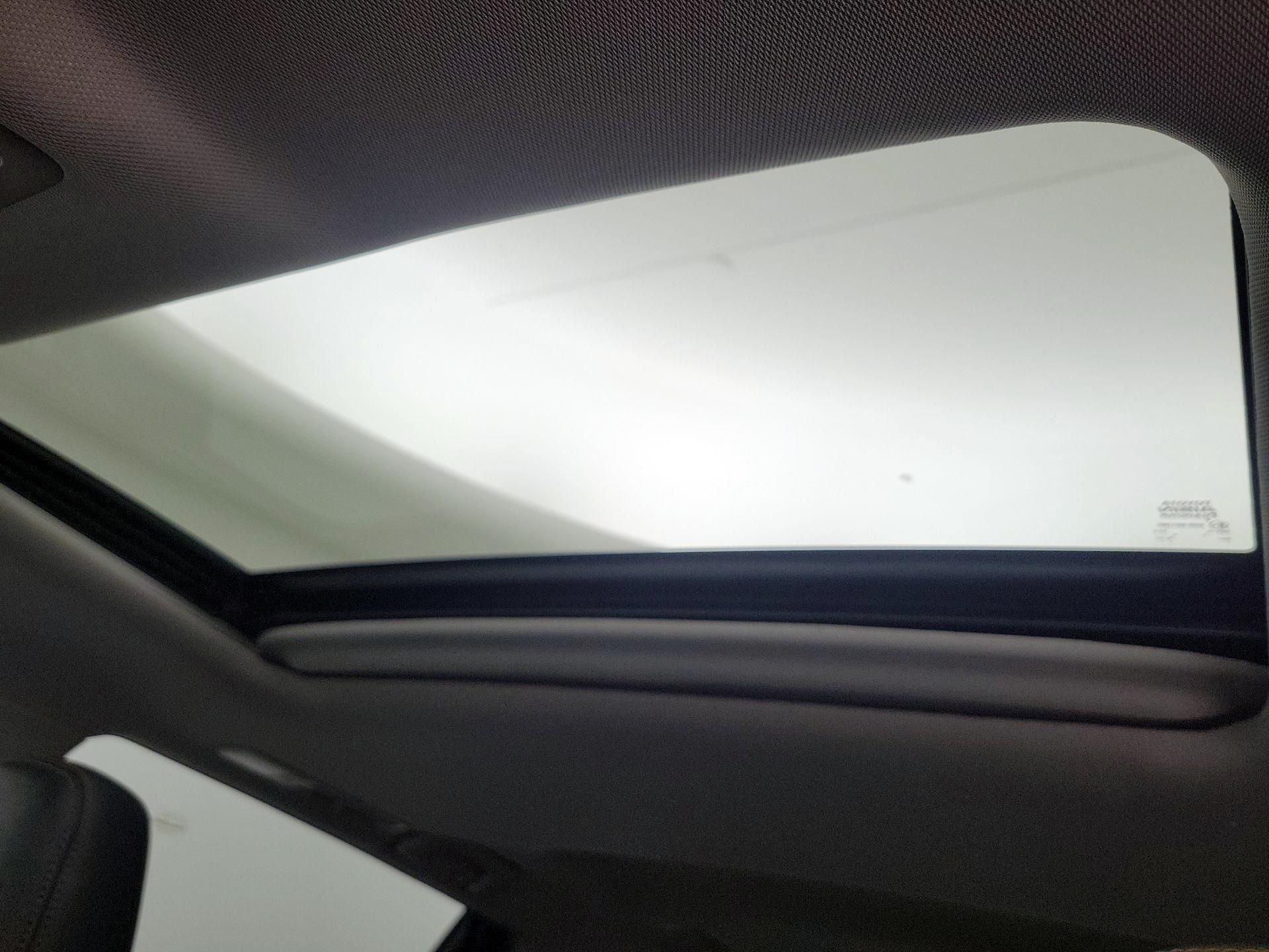 Thumbnail: 2019 Toyota Highlander - 19