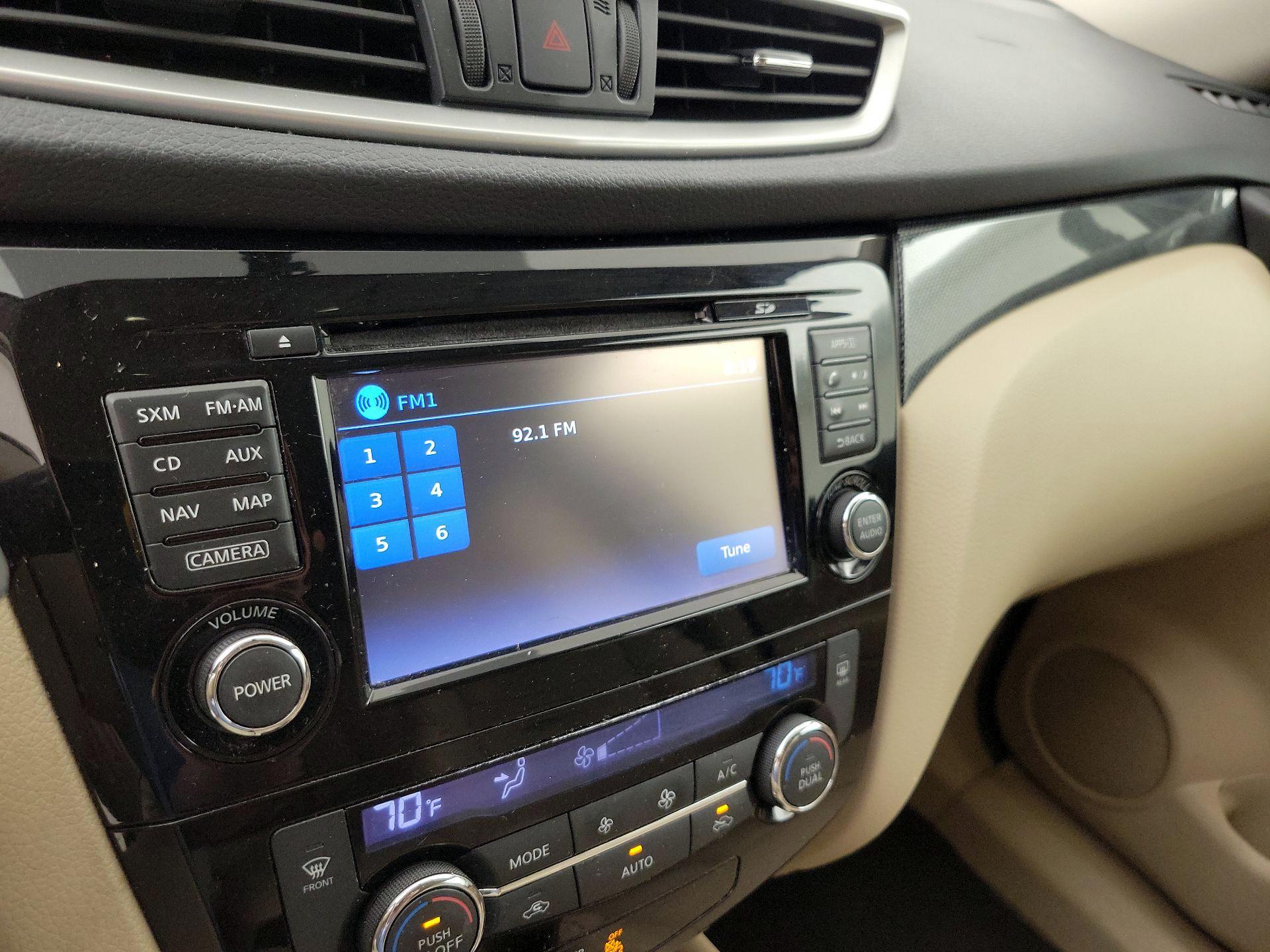 Thumbnail: 2015 Nissan Rogue - 16
