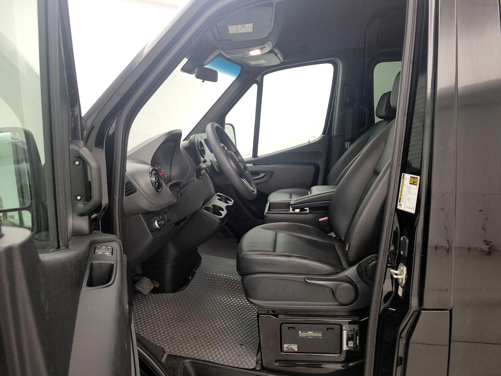 Thumbnail: 2019 Mercedes-Benz Sprinter - 11