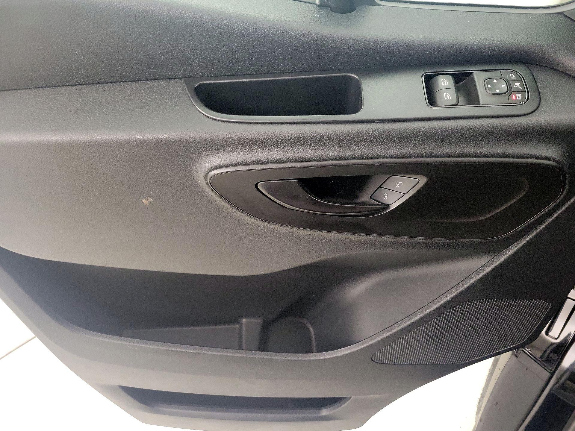 Thumbnail: 2019 Mercedes-Benz Sprinter - 12