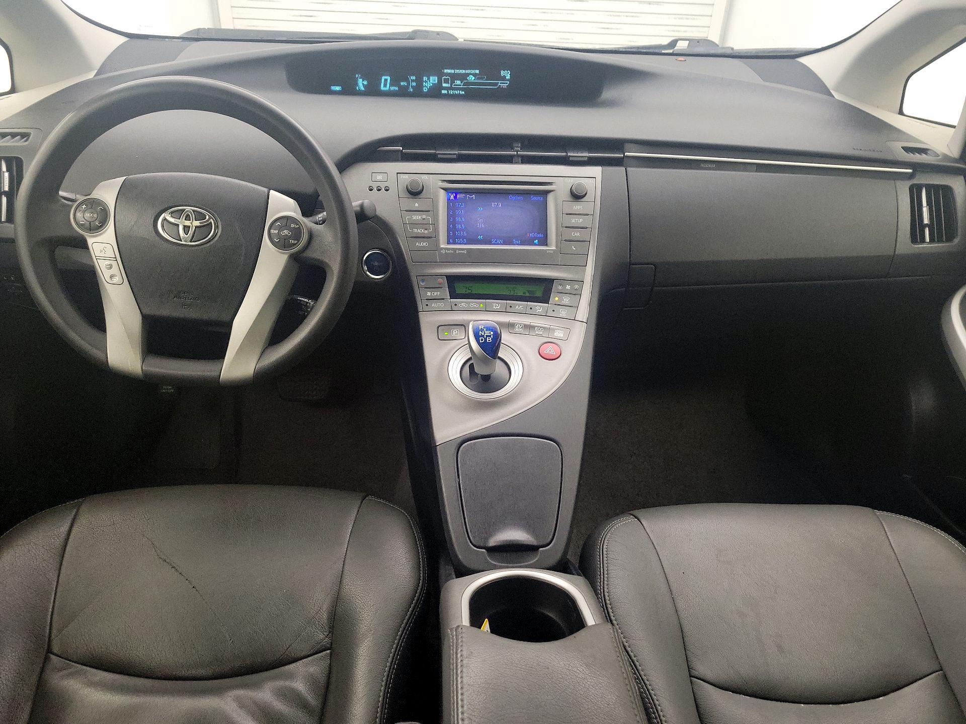 Thumbnail: 2014 Toyota Prius - 9