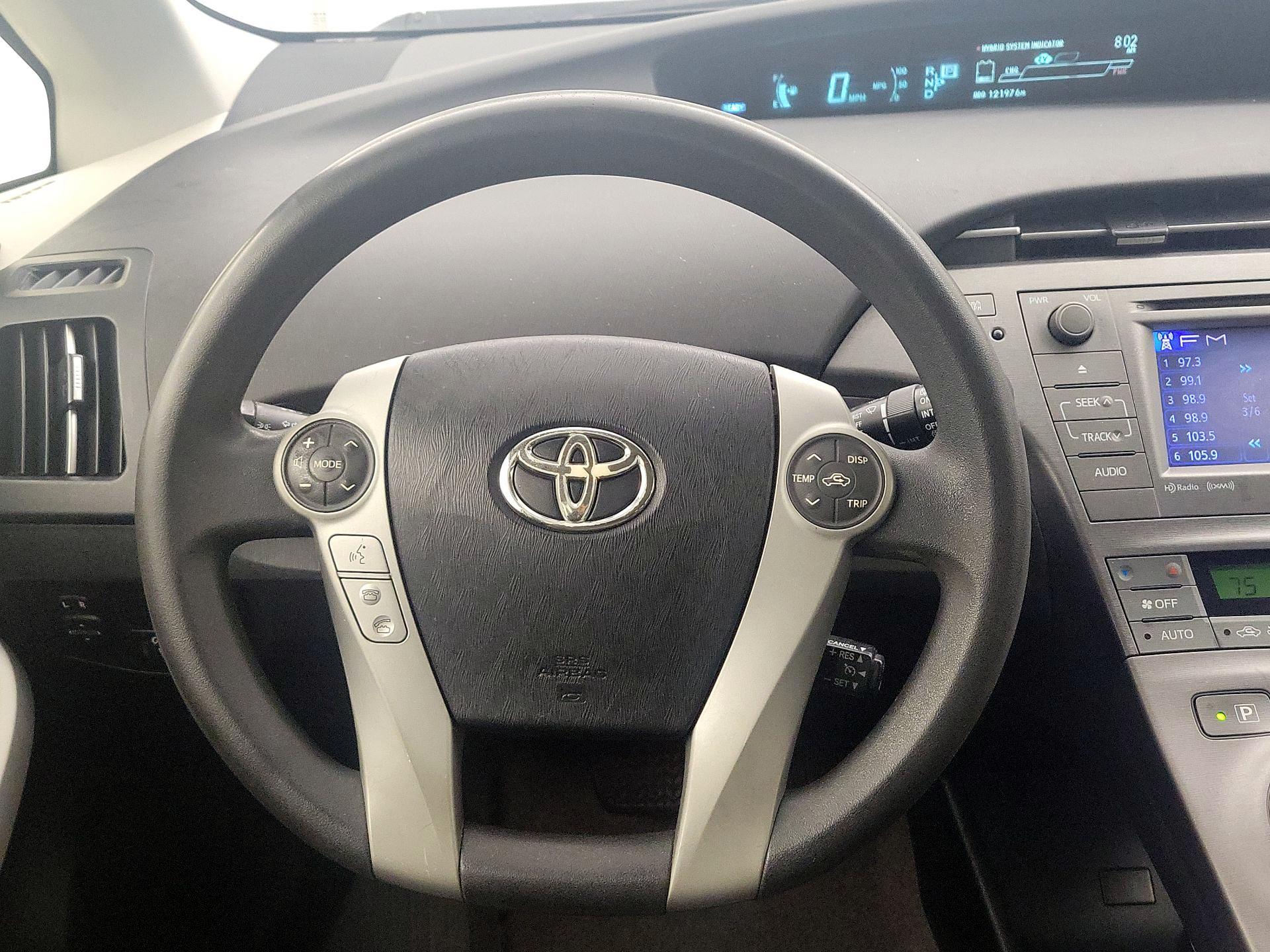 Thumbnail: 2014 Toyota Prius - 10