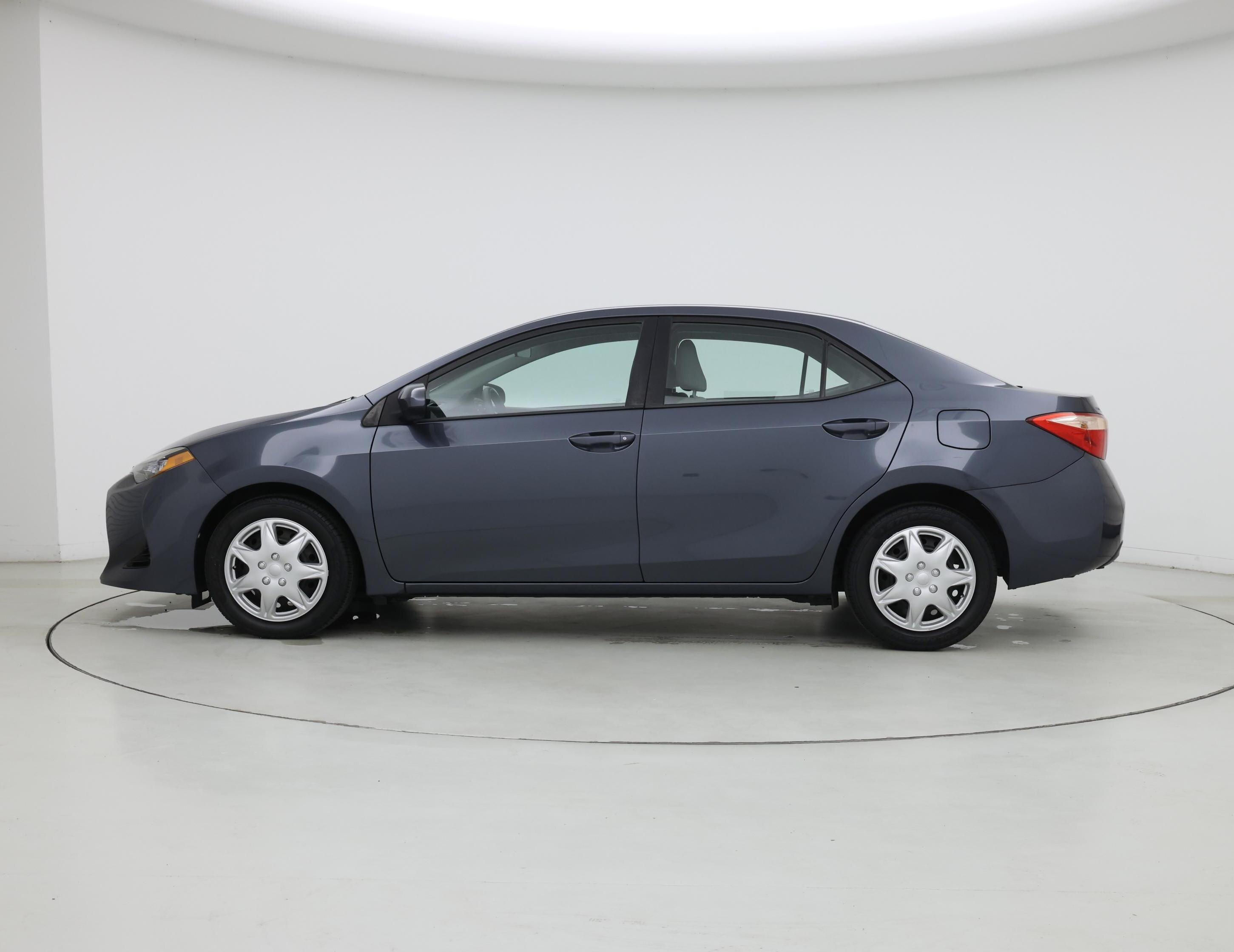 Thumbnail: 2017 Toyota Corolla - 3