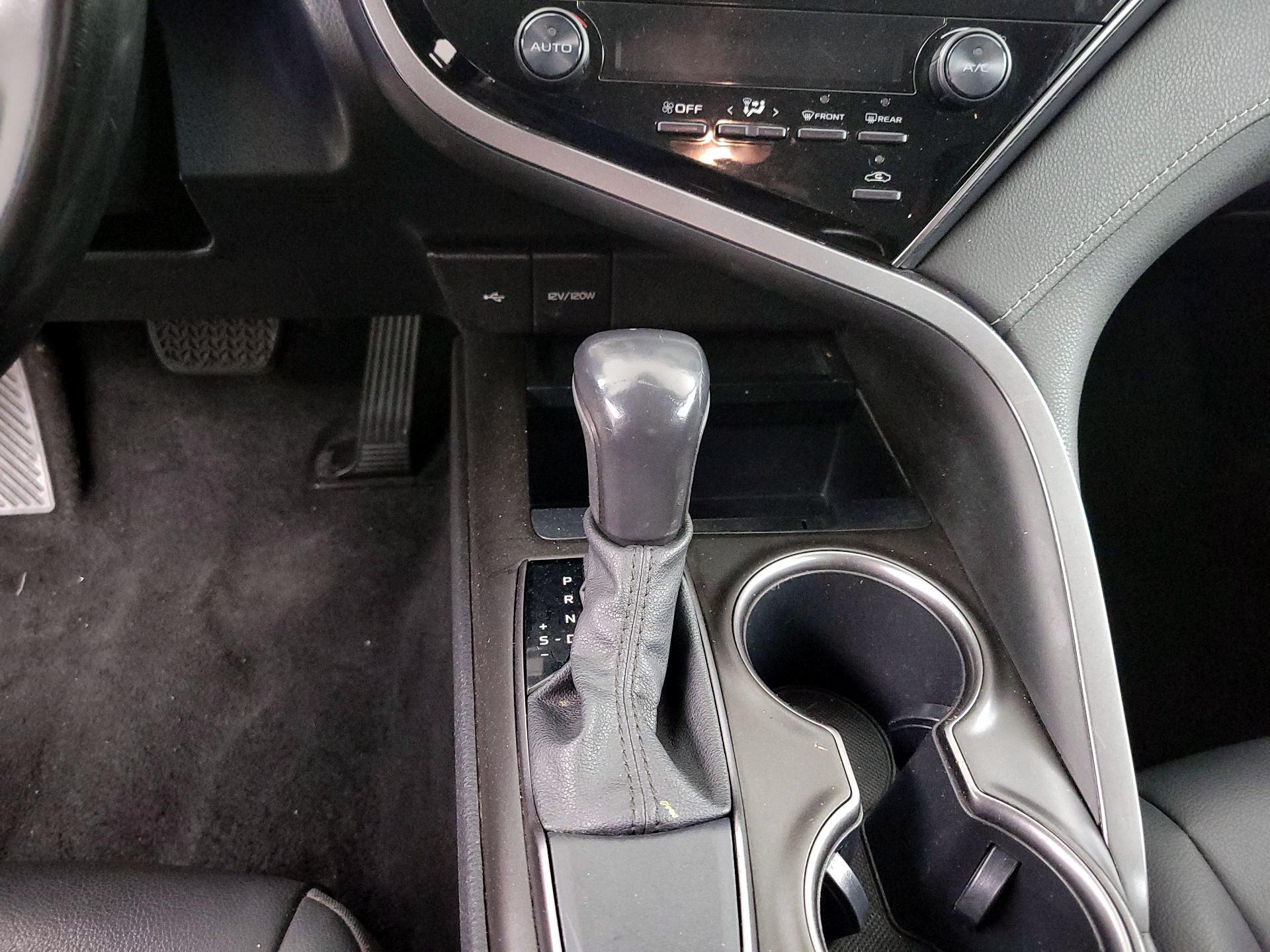 Thumbnail: 2021 Toyota Camry - 17