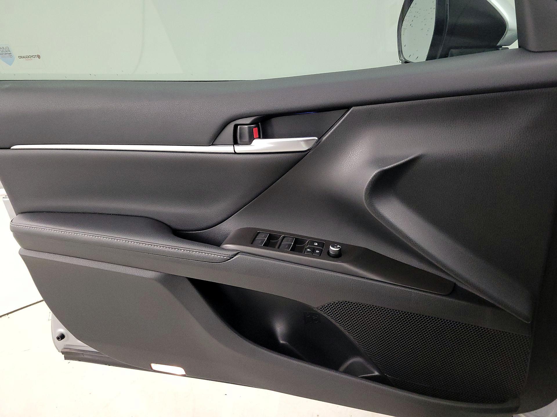 Thumbnail: 2023 Toyota Camry - 10