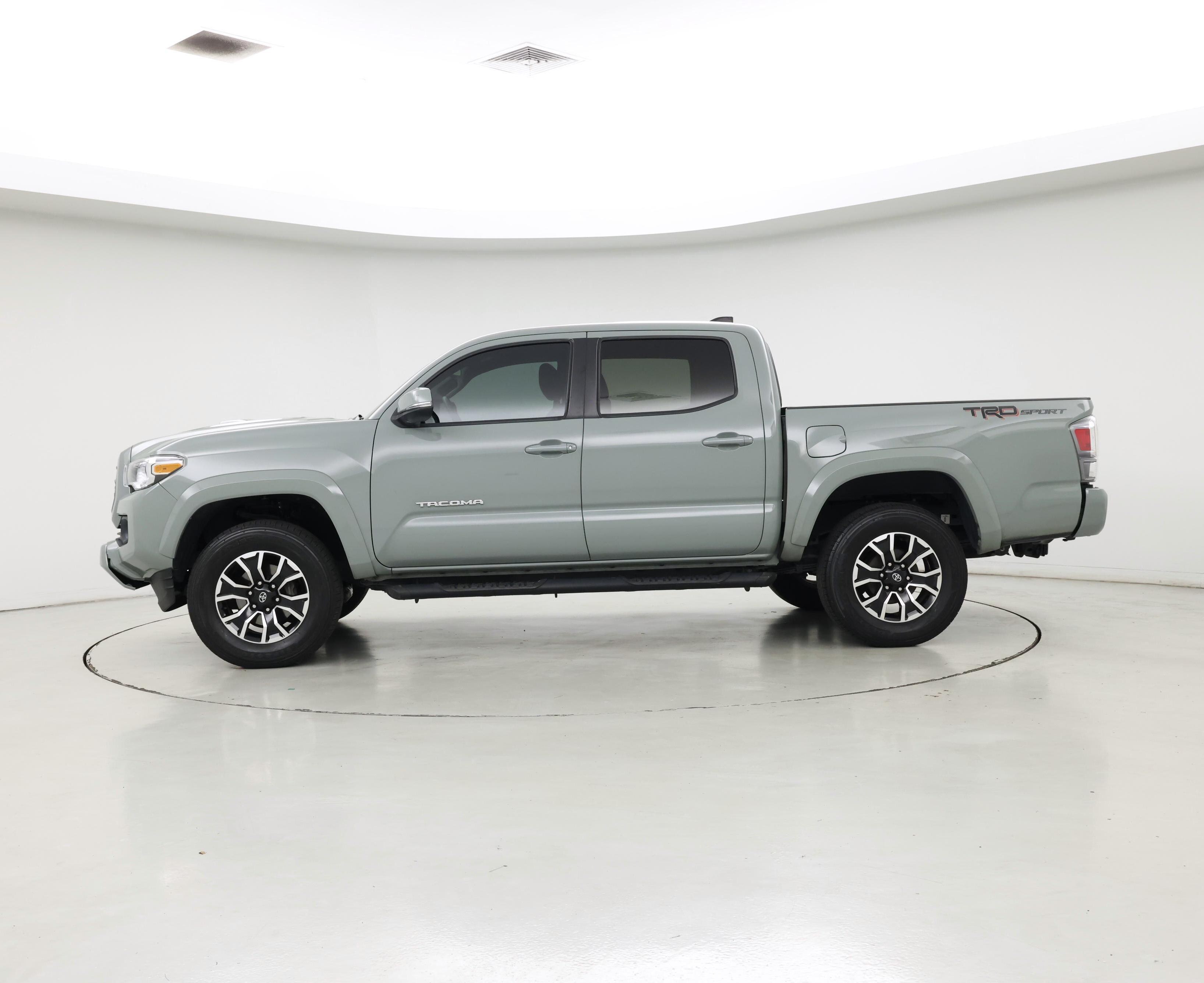 Thumbnail: 2022 Toyota Tacoma - 3