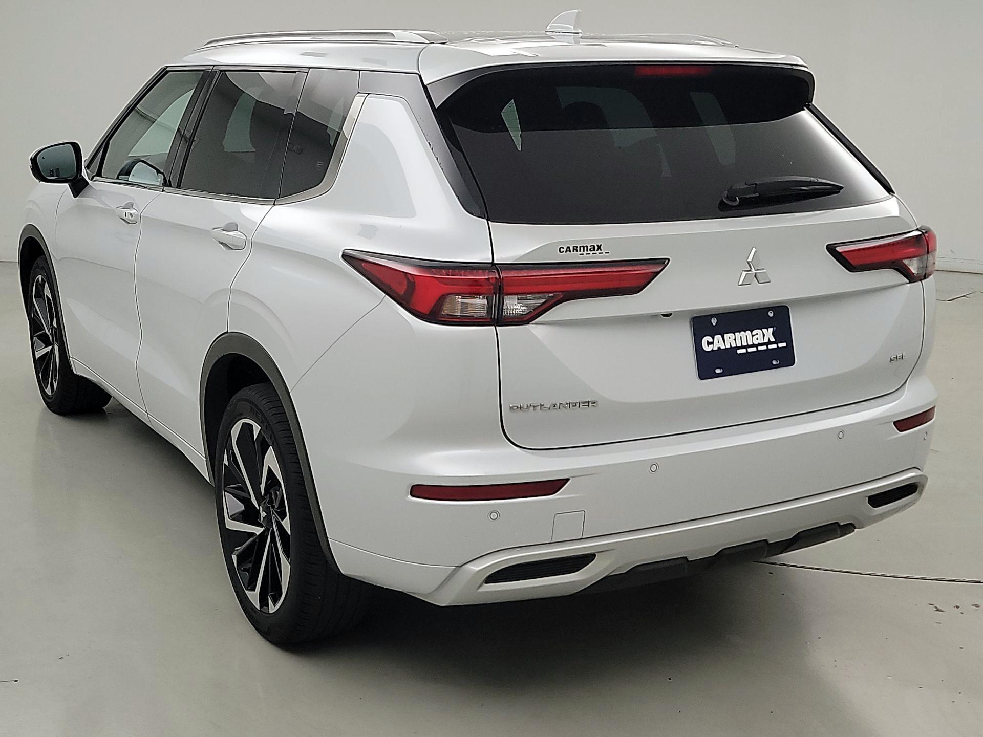 Thumbnail: 2023 Mitsubishi Outlander - 7