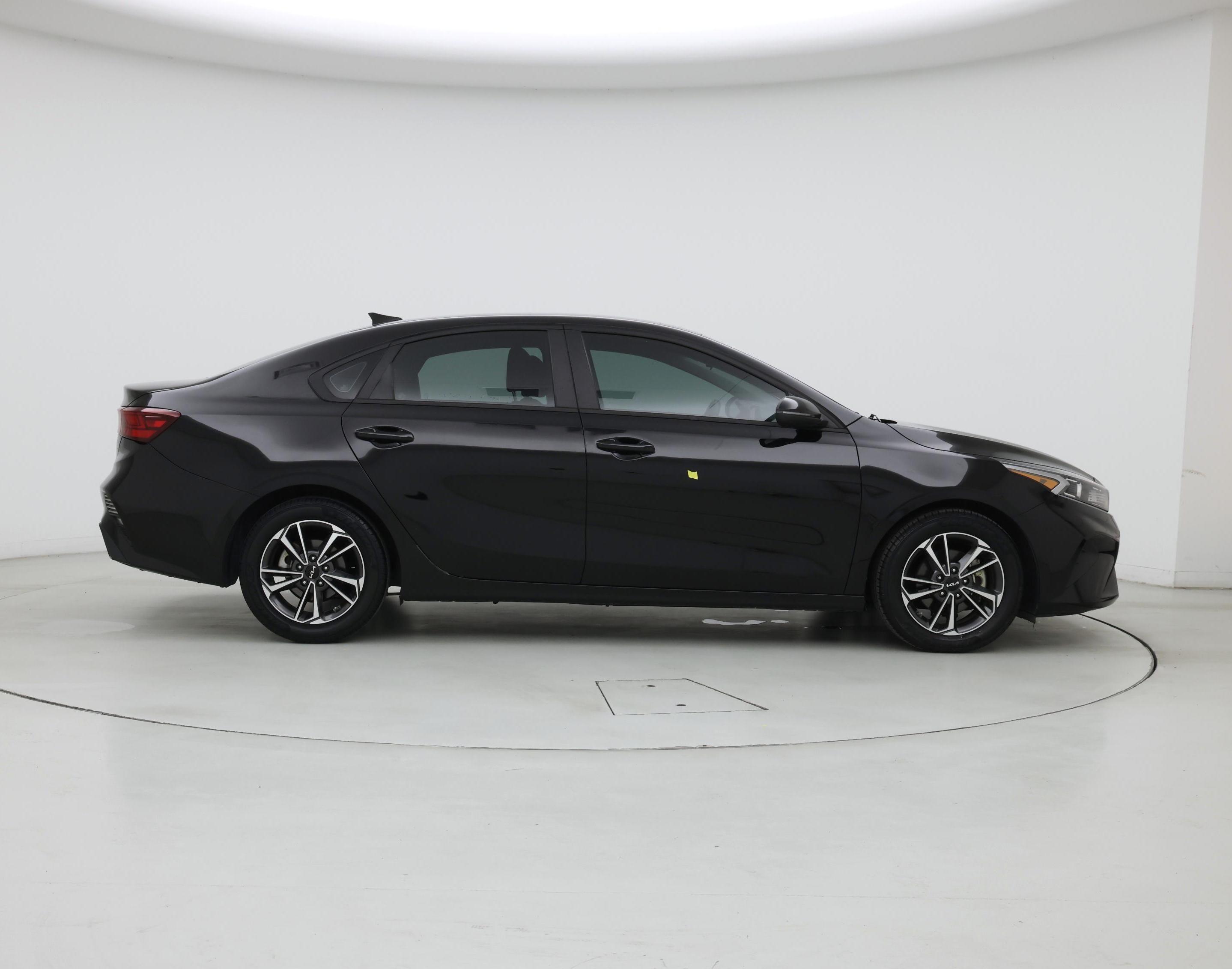 Thumbnail: 2022 Kia Forte - 7
