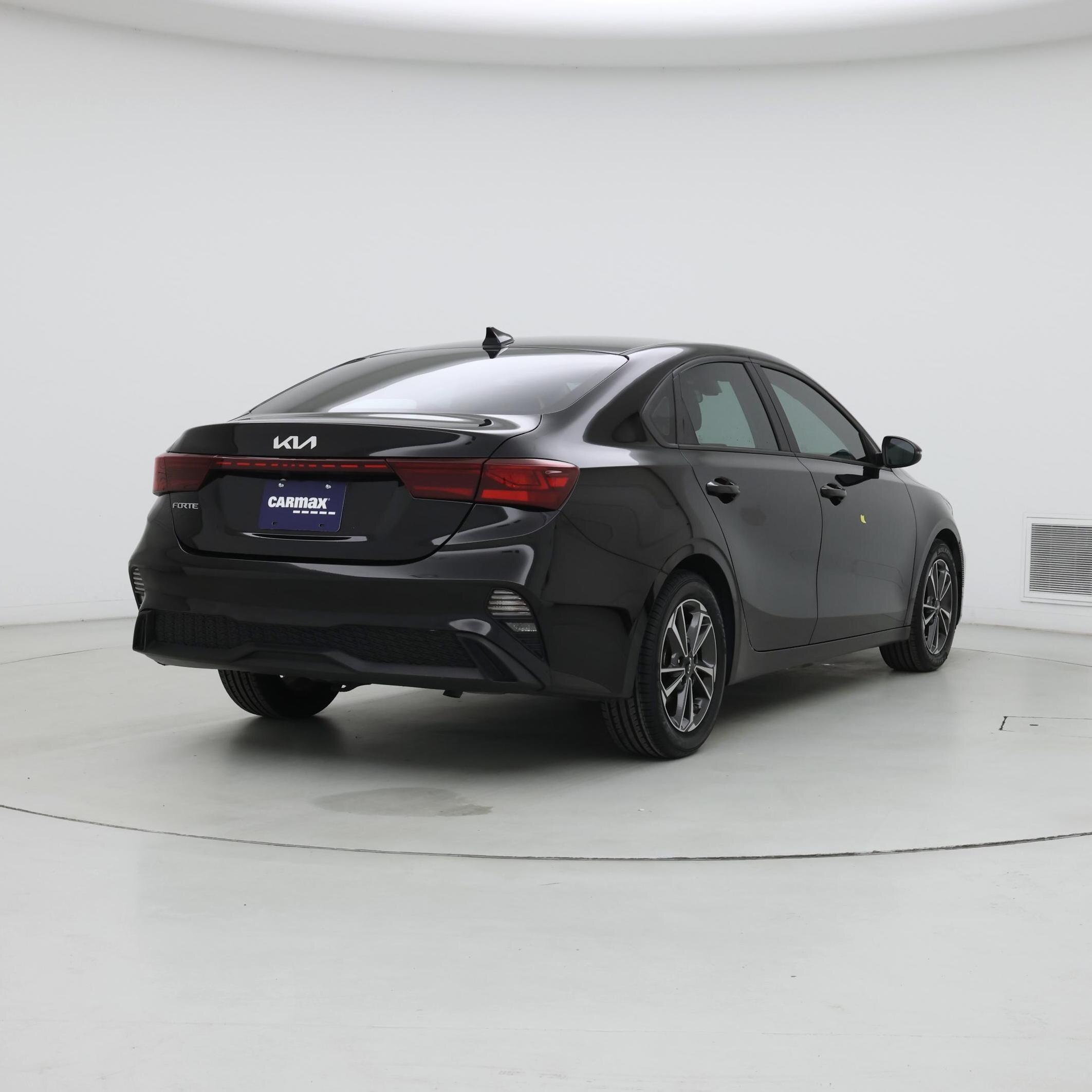 Thumbnail: 2022 Kia Forte - 8