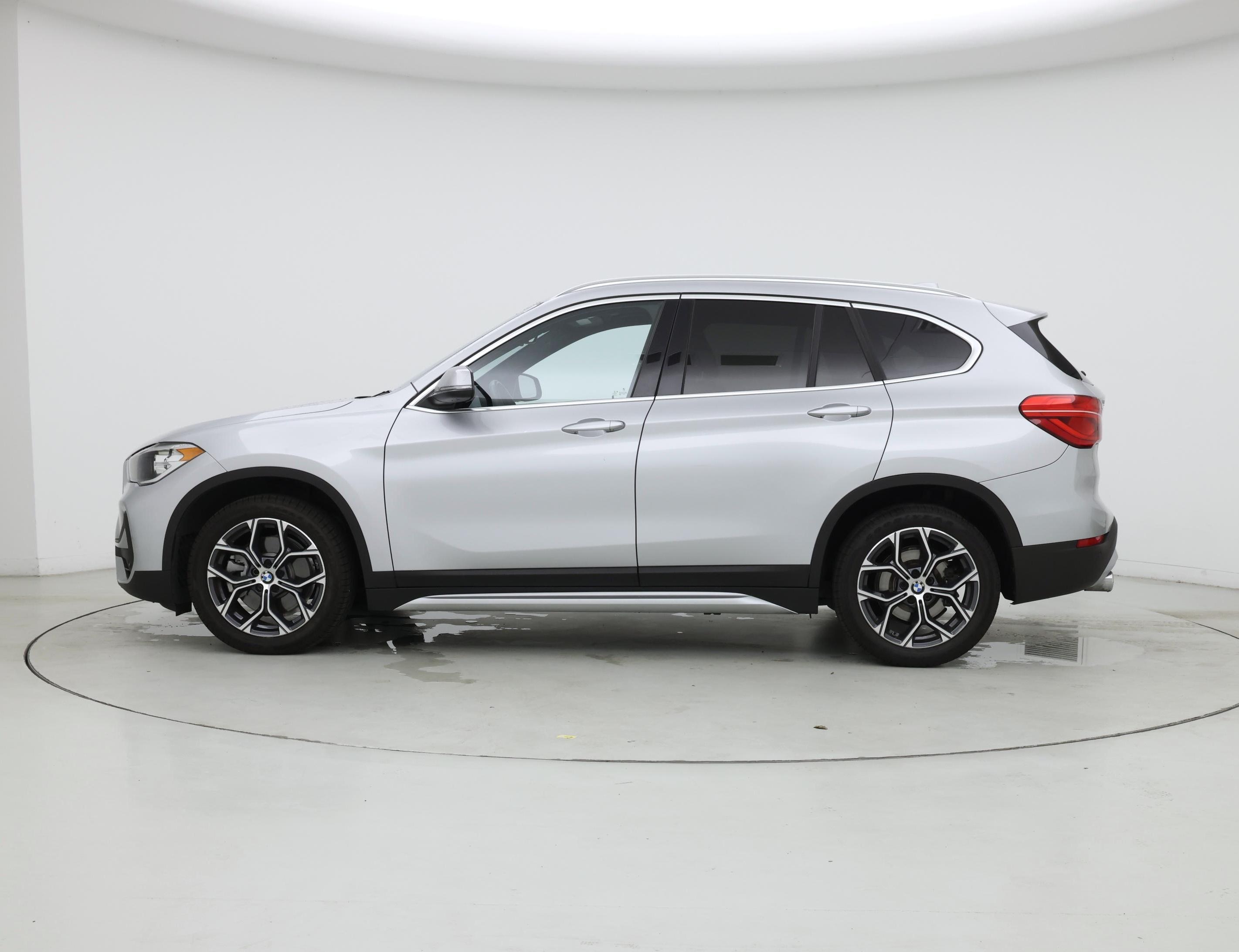 Thumbnail: 2021 BMW X1 - 3
