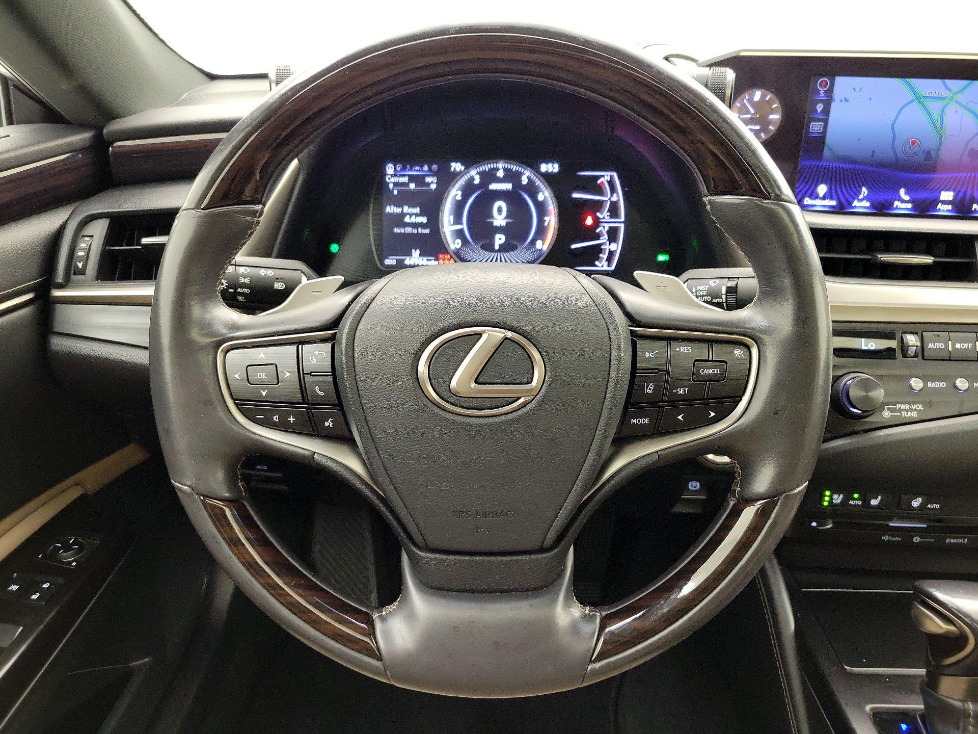 Thumbnail: 2019 Lexus ES - 10