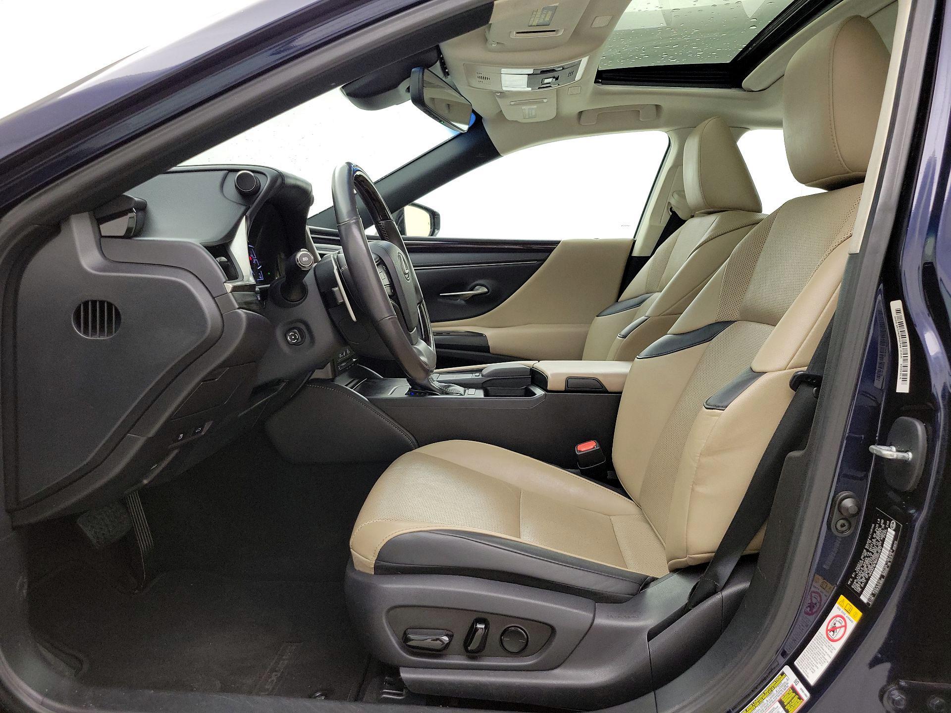 Thumbnail: 2019 Lexus ES - 11