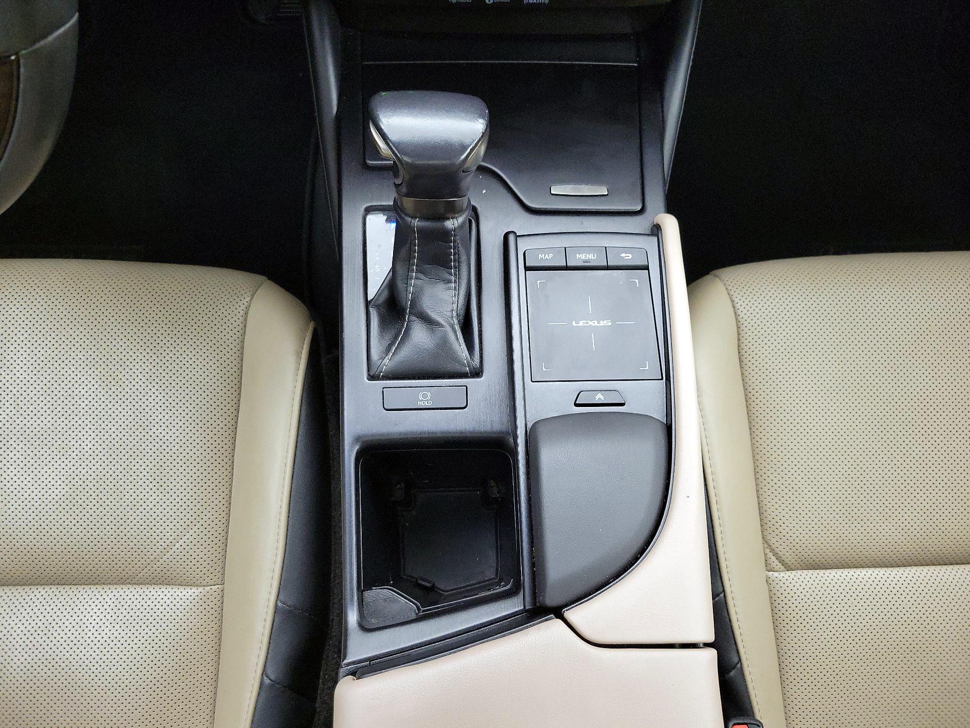 Thumbnail: 2019 Lexus ES - 18