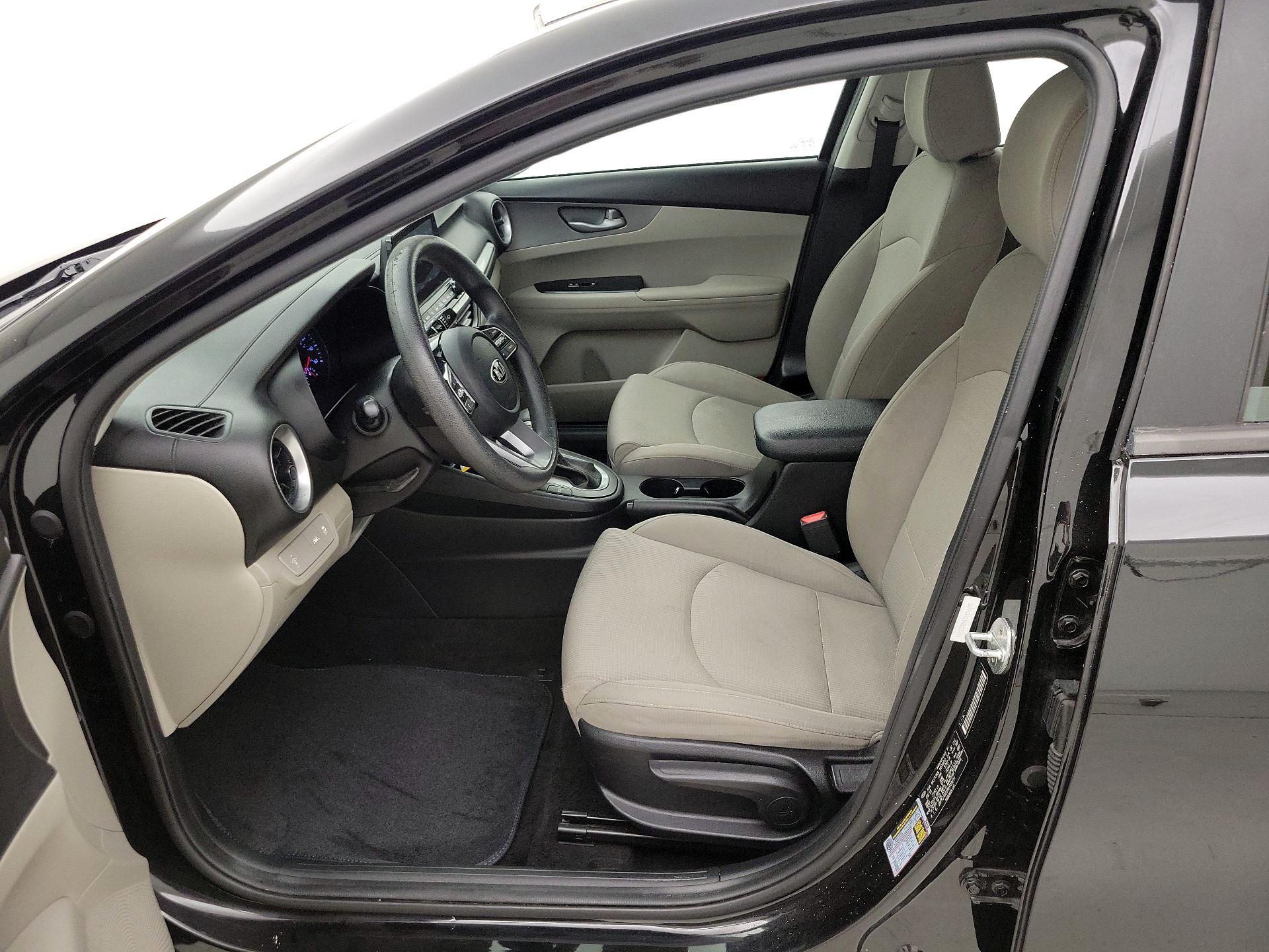 Thumbnail: 2019 Kia Forte - 11