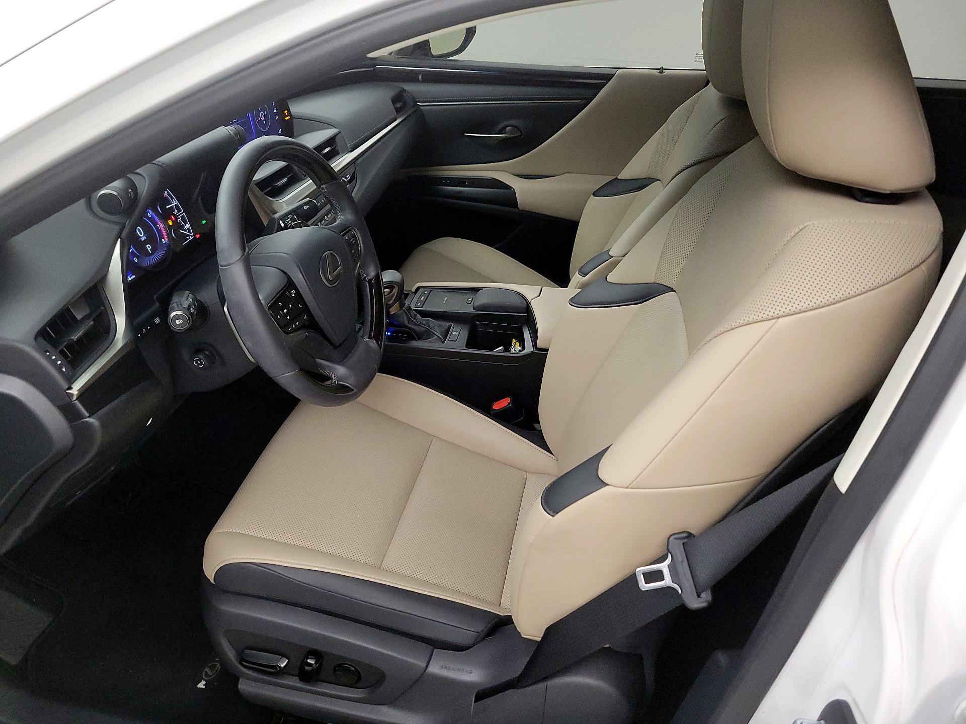 Thumbnail: 2021 Lexus ES - 9