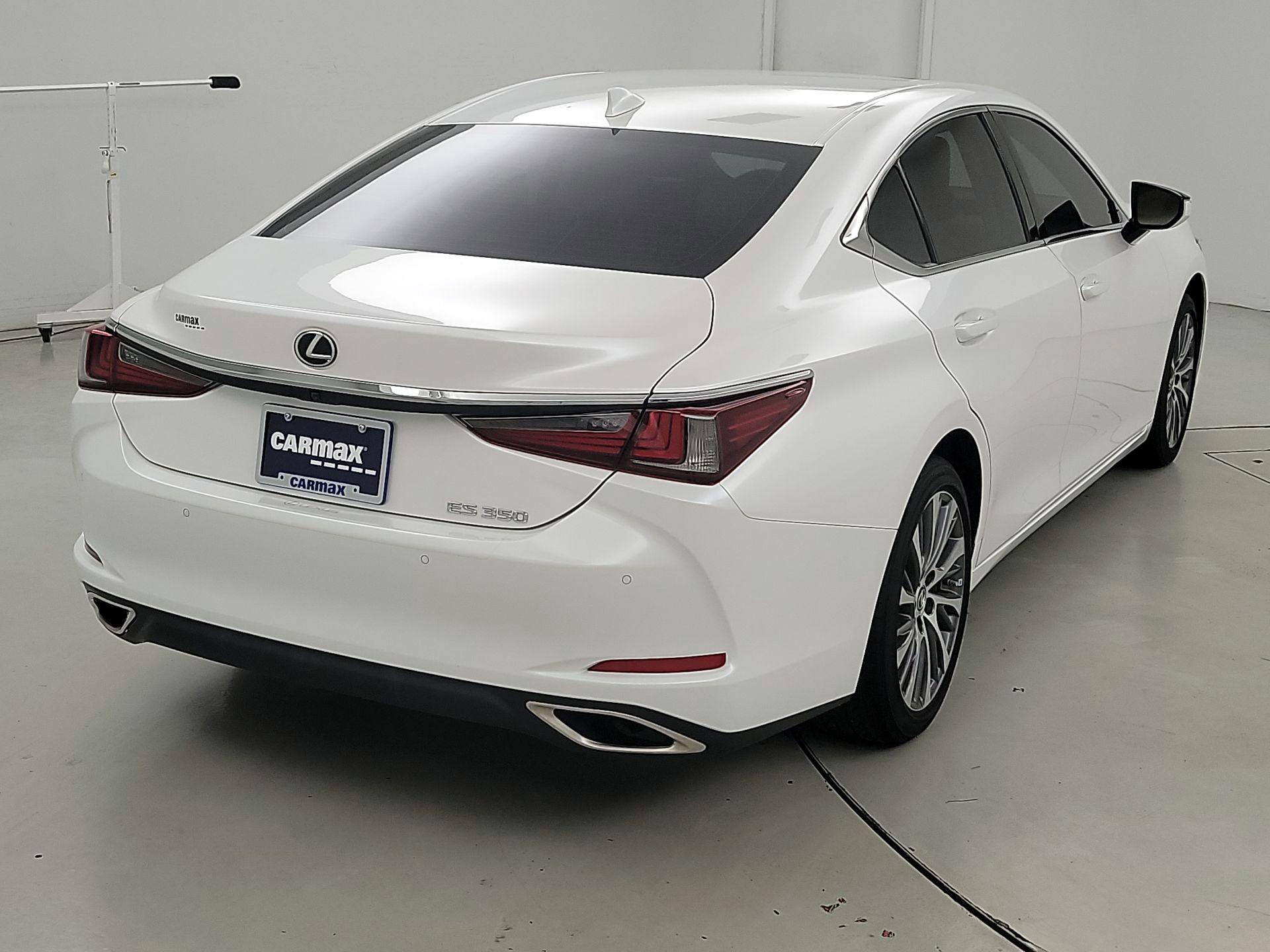 Thumbnail: 2021 Lexus ES - 5