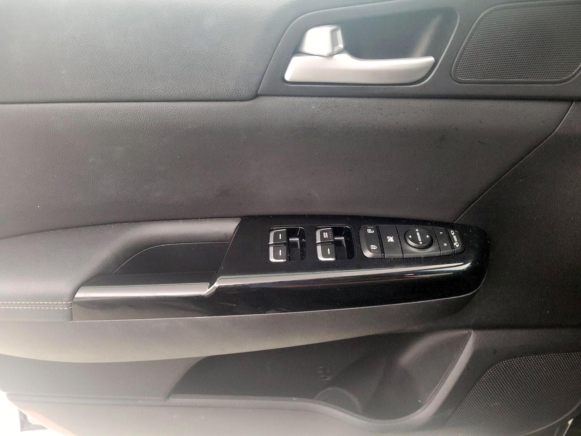 Thumbnail: 2020 Kia Sportage - 12