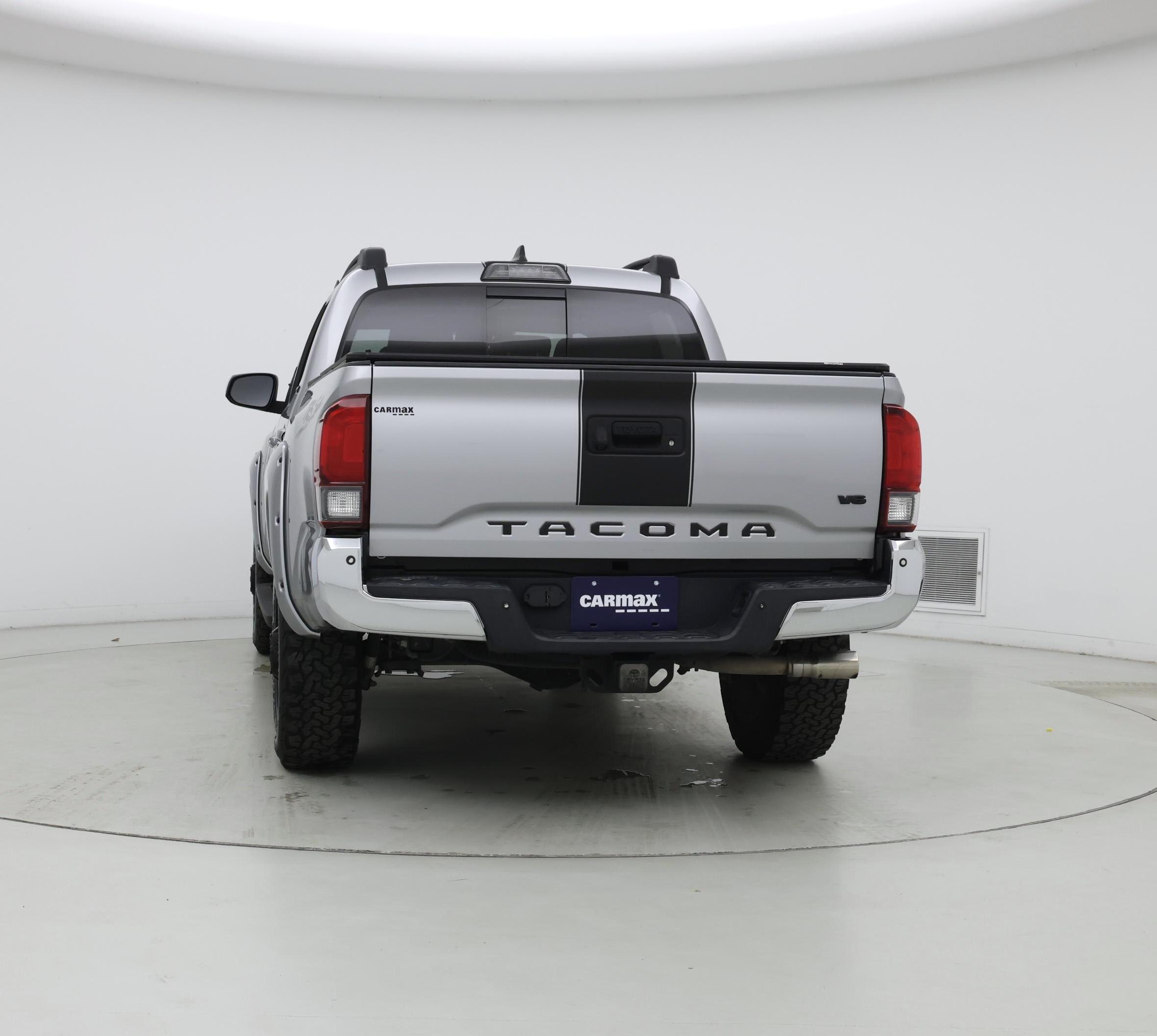 Thumbnail: 2018 Toyota Tacoma - 6
