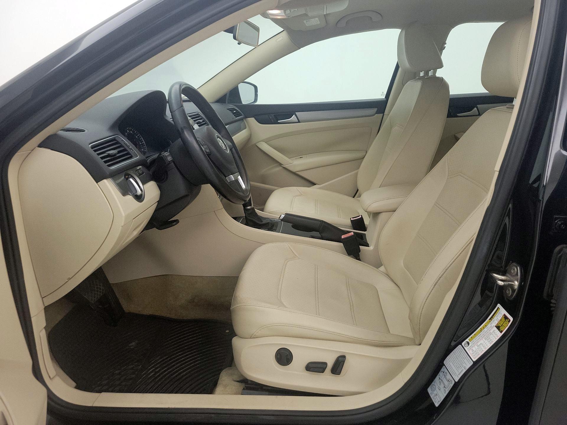 Thumbnail: 2015 Volkswagen Passat - 11
