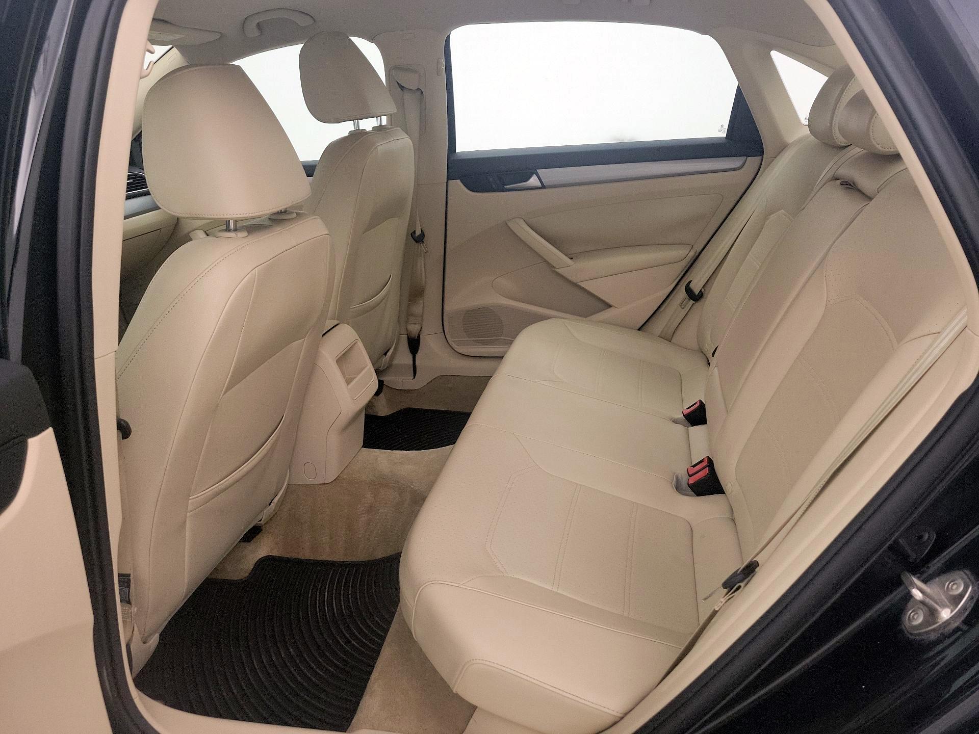 Thumbnail: 2015 Volkswagen Passat - 19