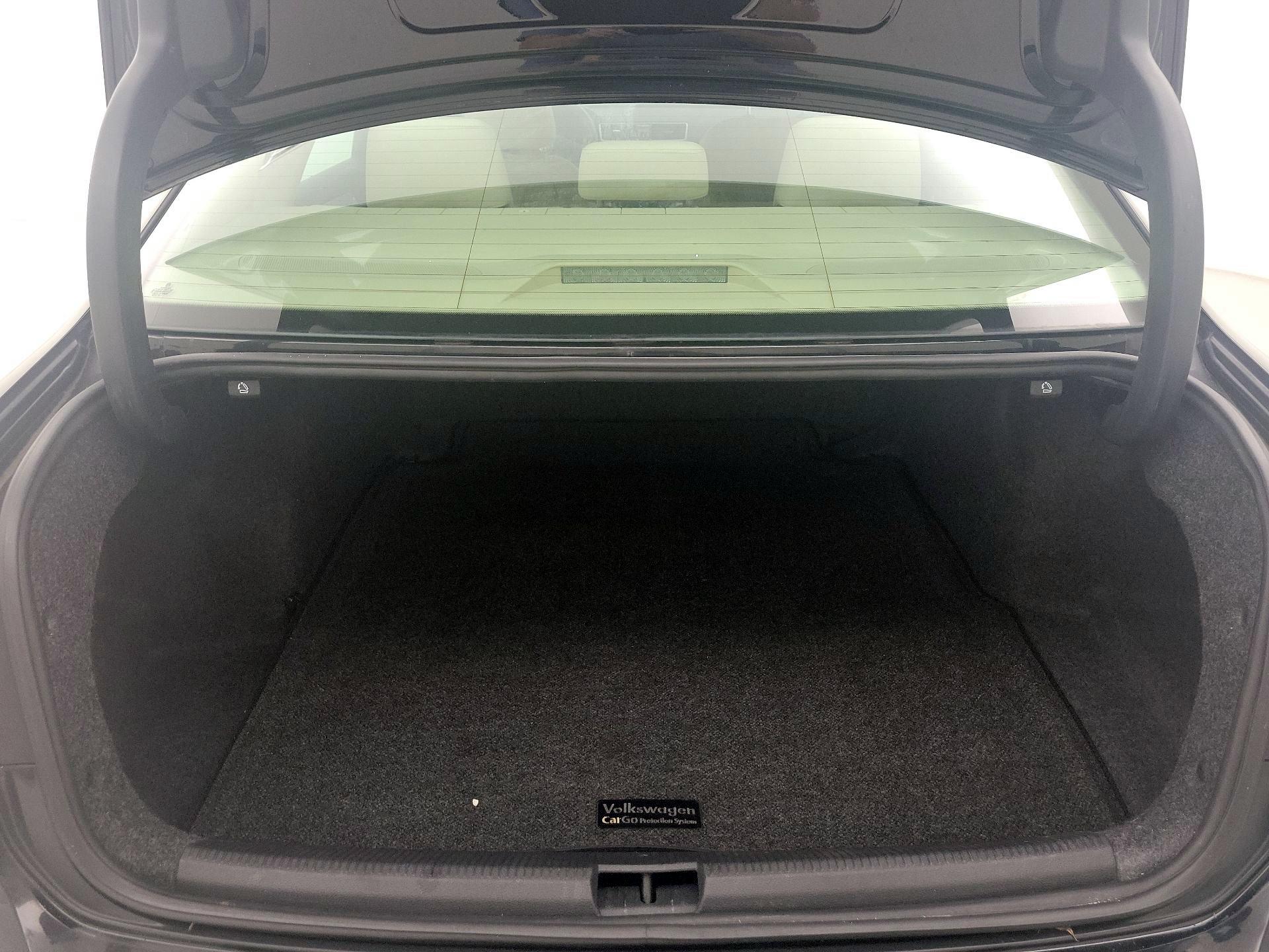 Thumbnail: 2015 Volkswagen Passat - 20
