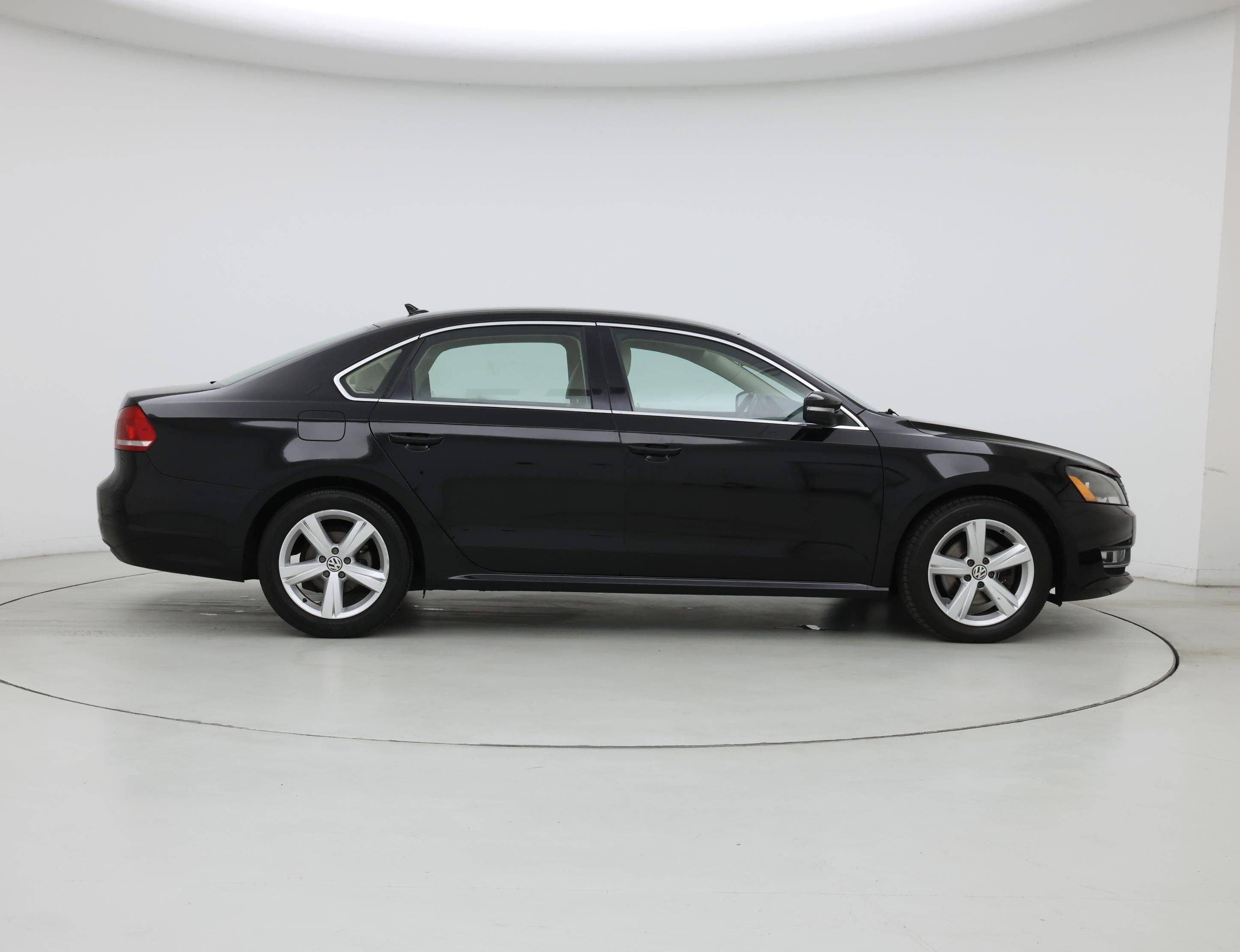 Thumbnail: 2015 Volkswagen Passat - 7