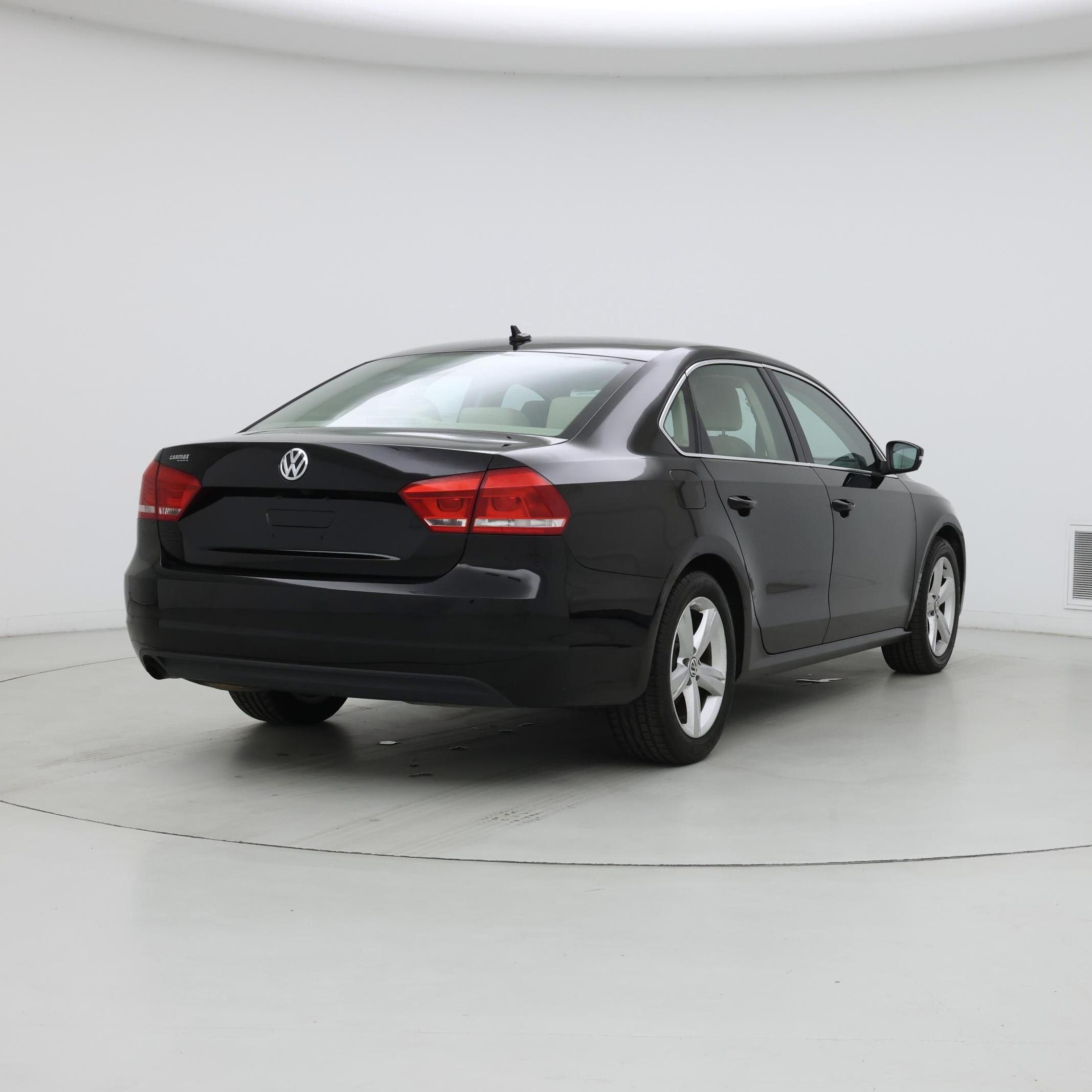 Thumbnail: 2015 Volkswagen Passat - 8