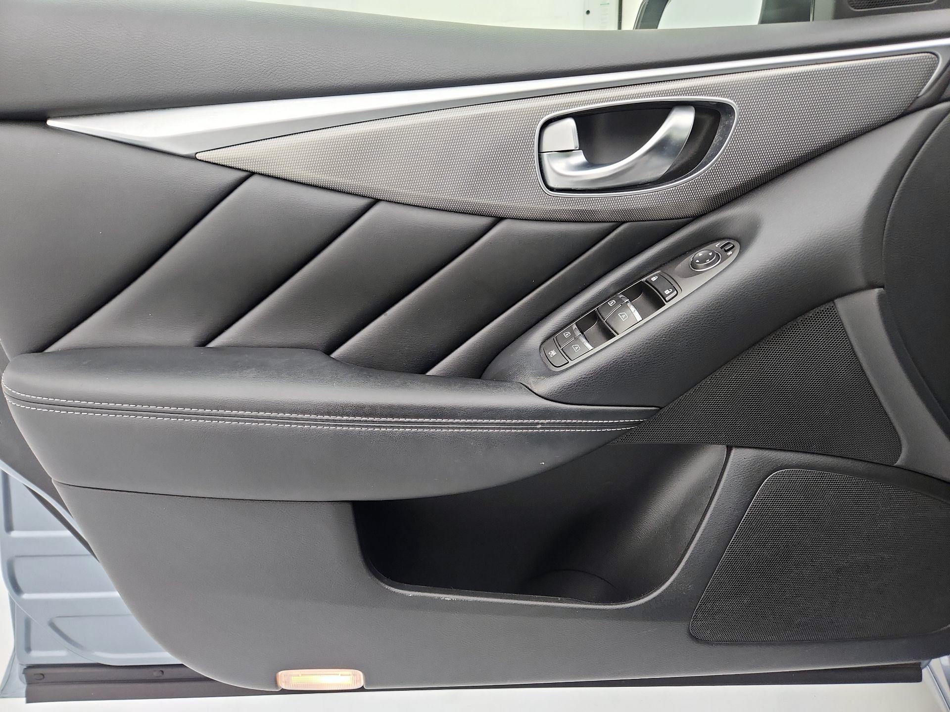 Thumbnail: 2015 INFINITI Q50 - 12