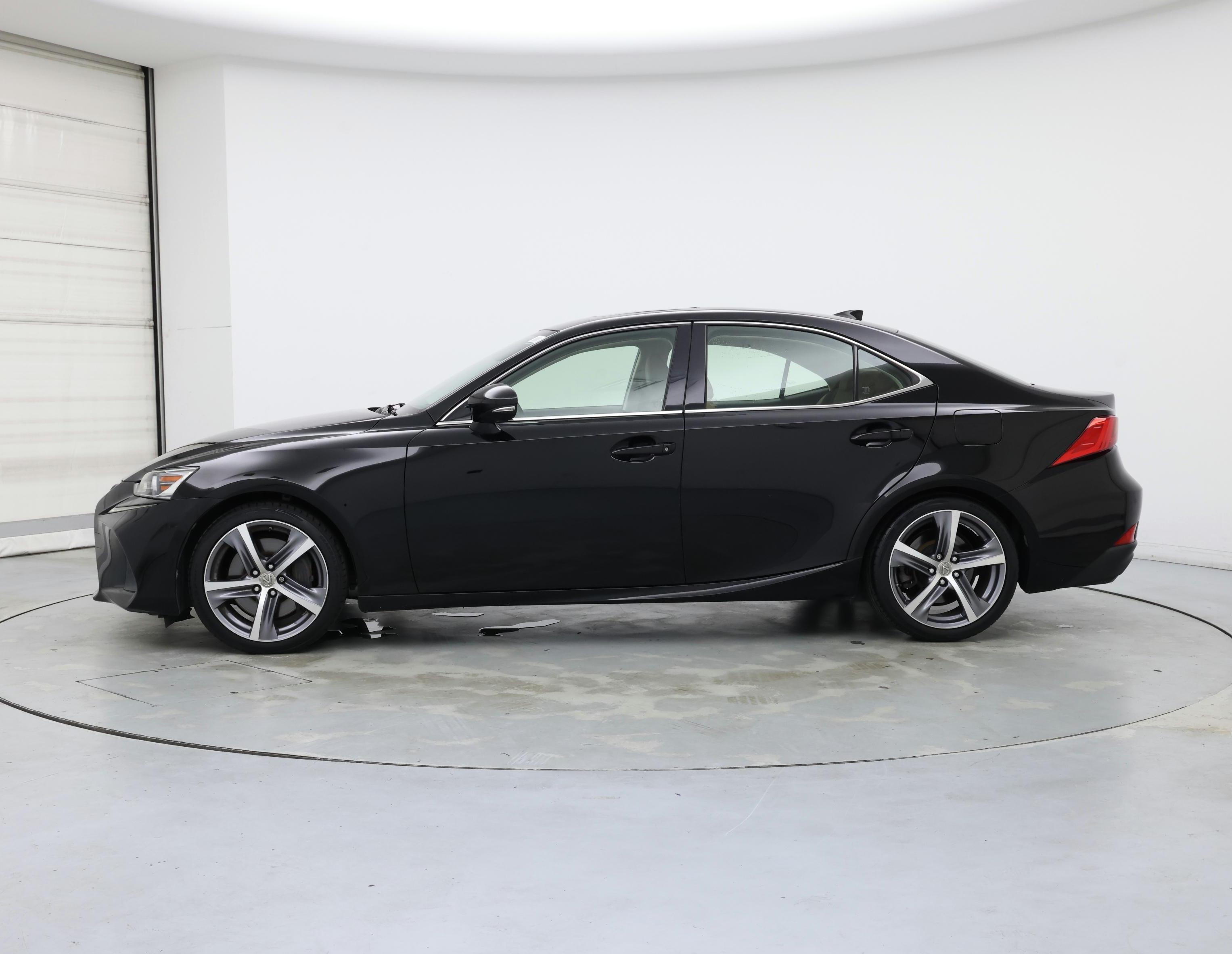 Thumbnail: 2017 Lexus IS - 3