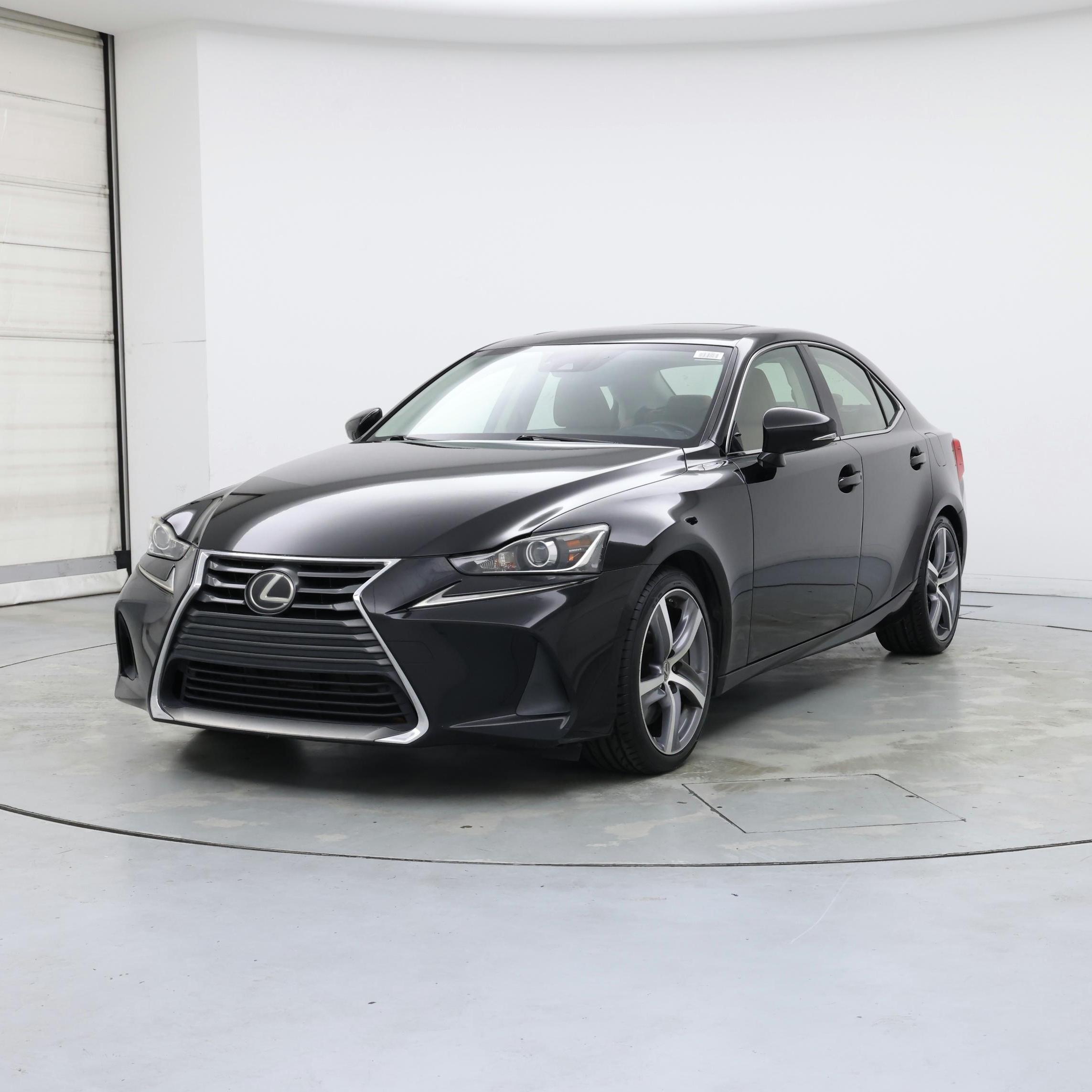 Thumbnail: 2017 Lexus IS - 4