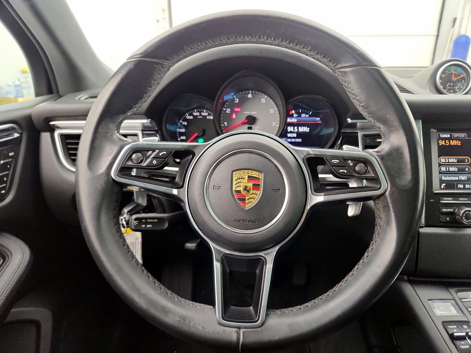 Thumbnail: 2015 Porsche Macan - 10