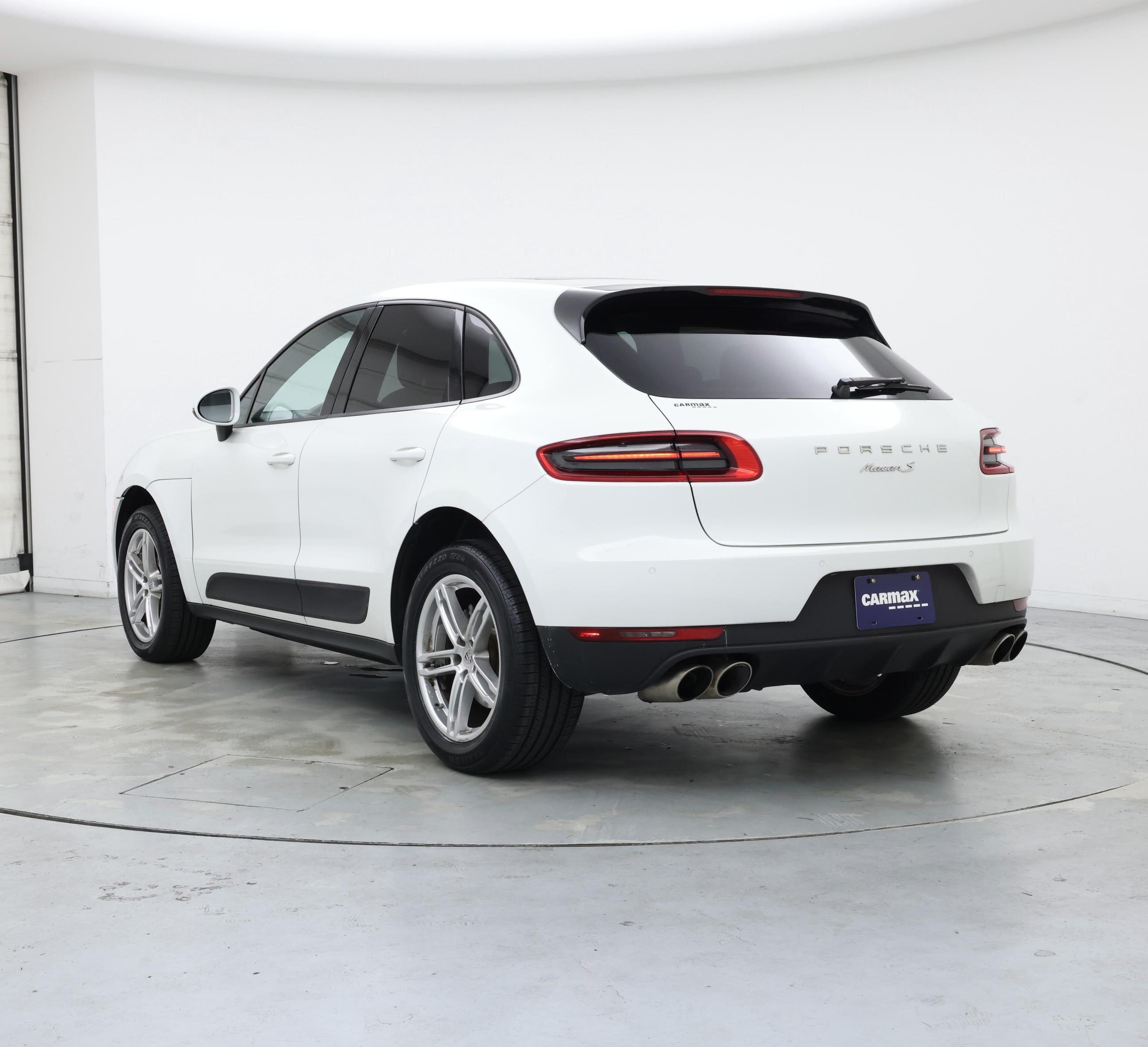 Thumbnail: 2015 Porsche Macan - 2