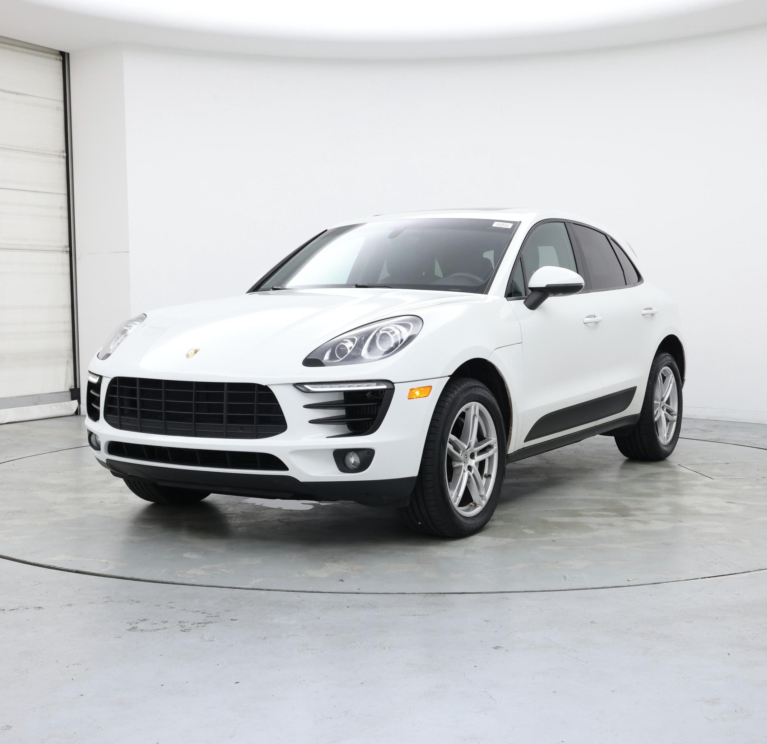Thumbnail: 2015 Porsche Macan - 4