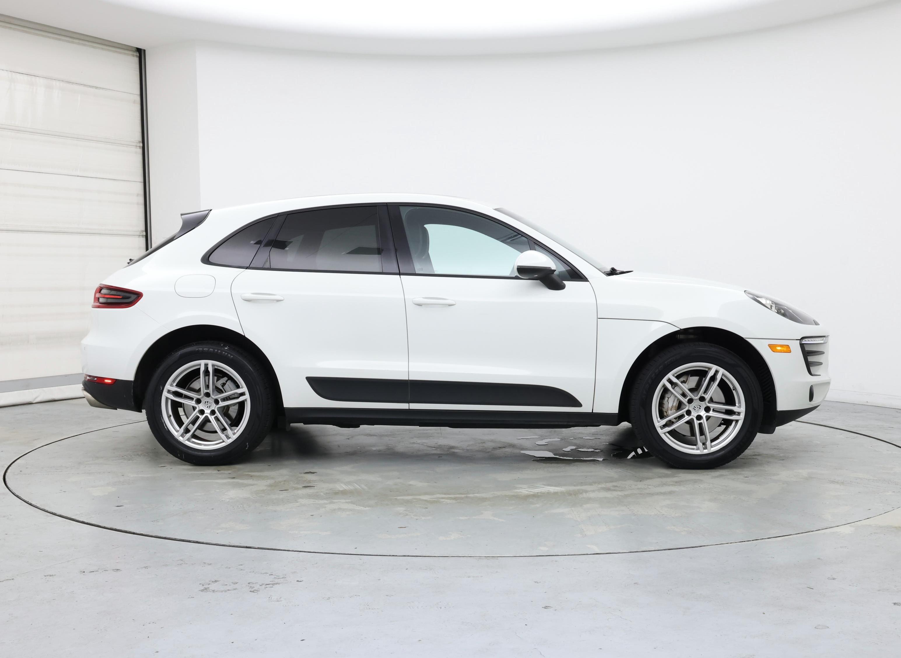 Thumbnail: 2015 Porsche Macan - 7