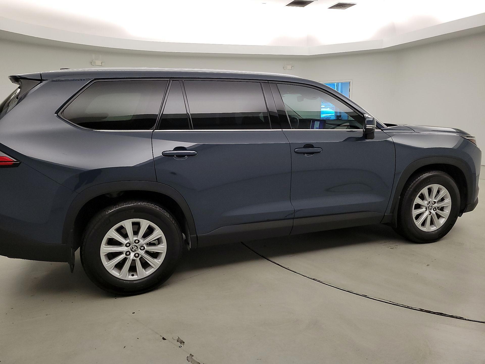 Thumbnail: 2024 Toyota Grand Highlander - 4