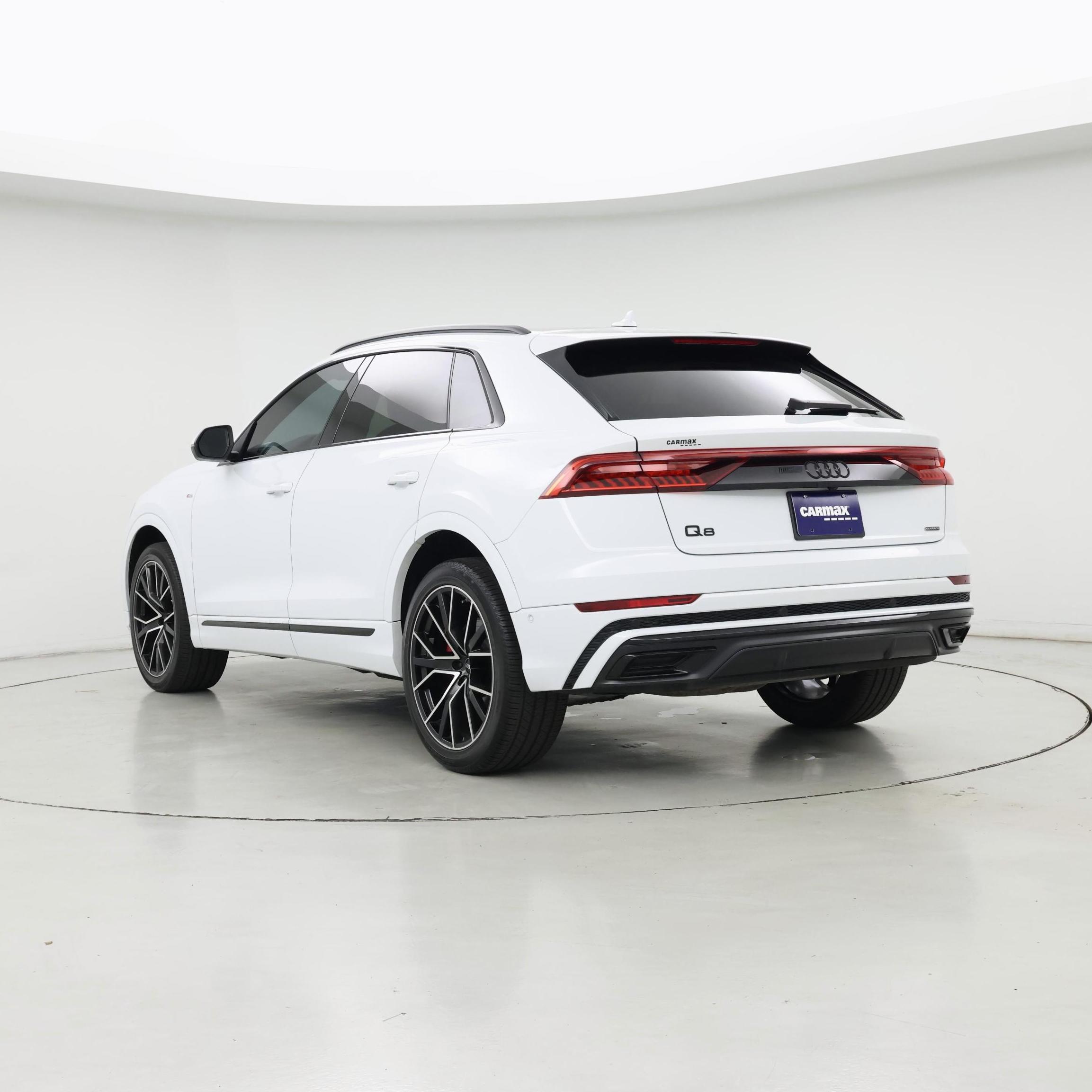 Thumbnail: 2023 Audi Q8 - 2