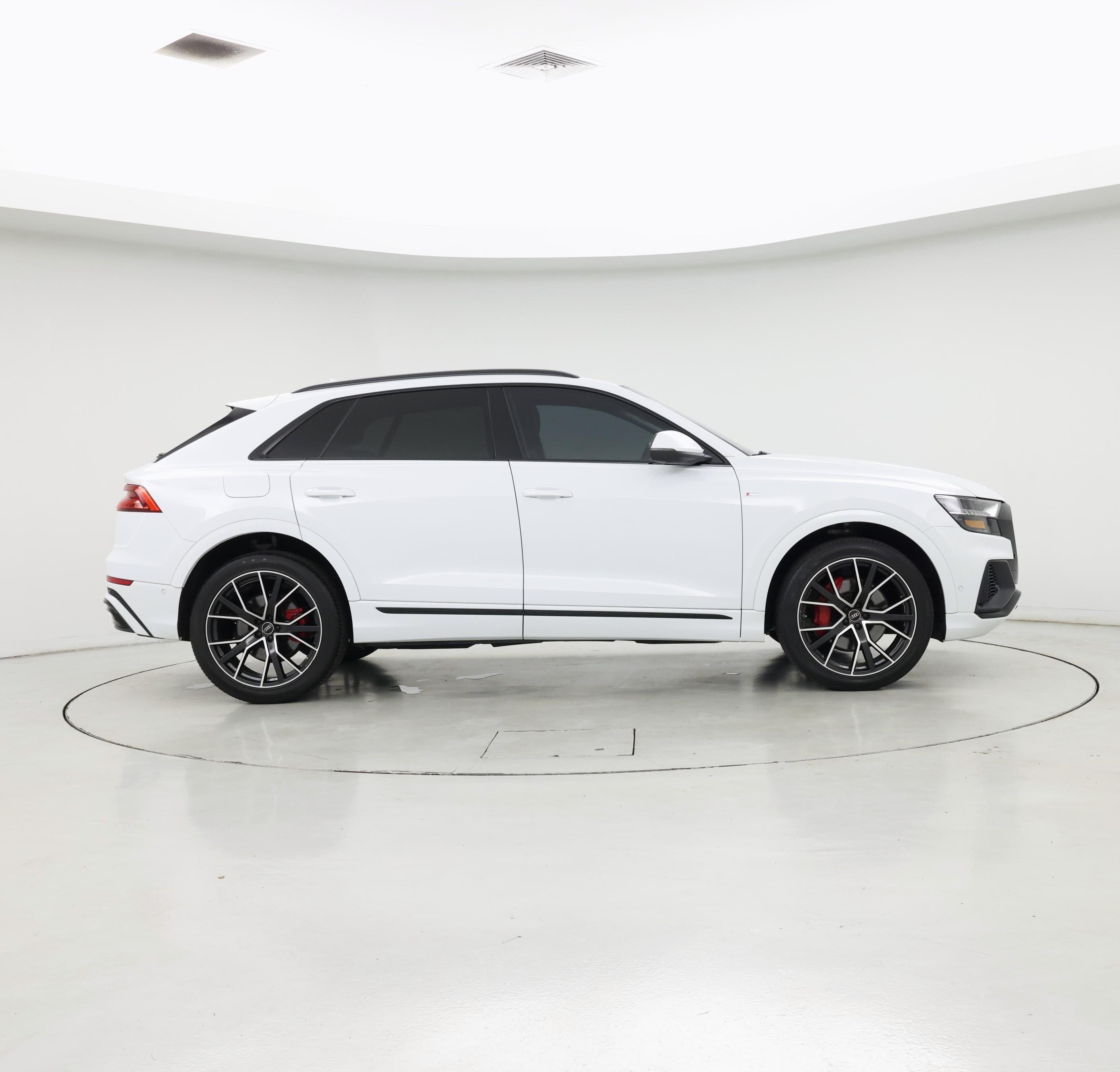 Thumbnail: 2023 Audi Q8 - 7