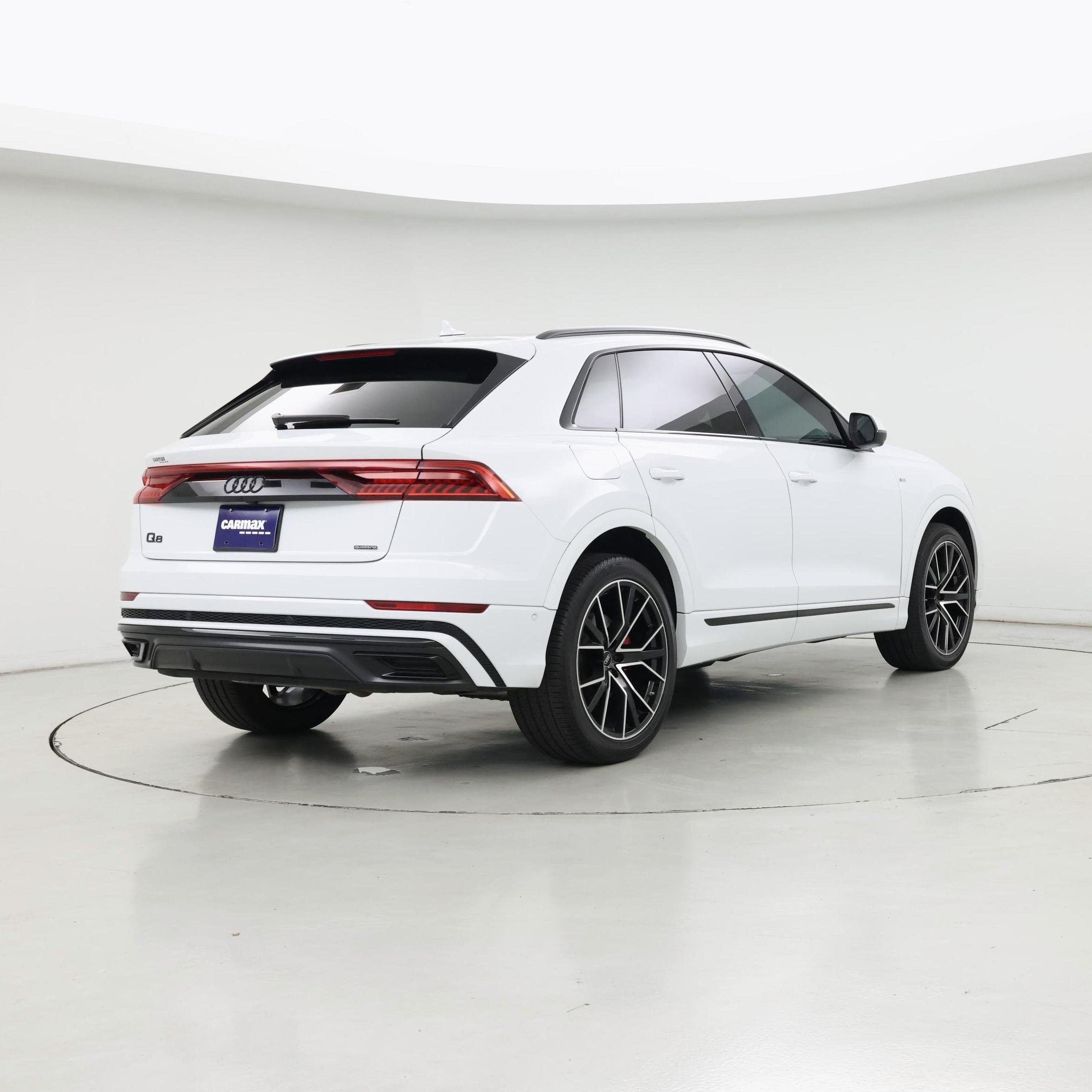 Thumbnail: 2023 Audi Q8 - 8