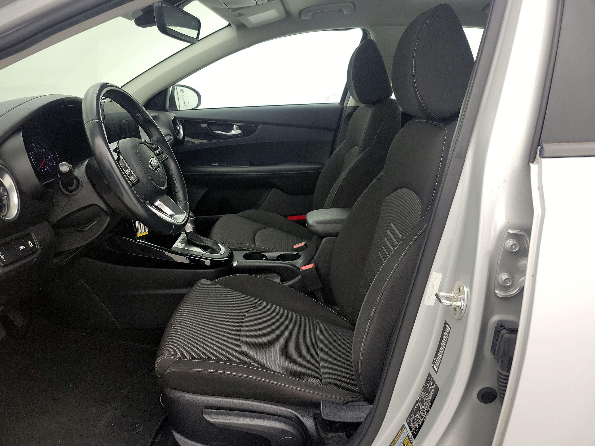Thumbnail: 2019 Kia Forte - 11