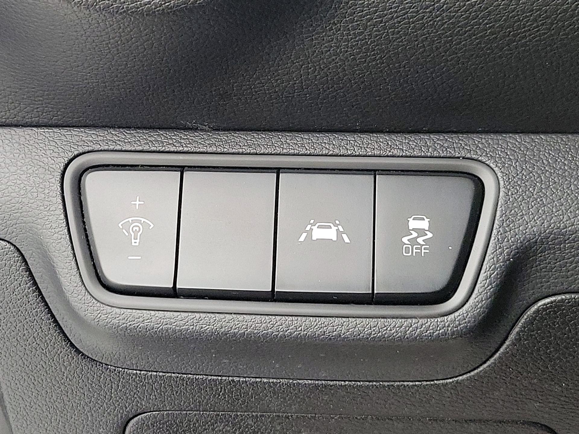 Thumbnail: 2019 Kia Forte - 13