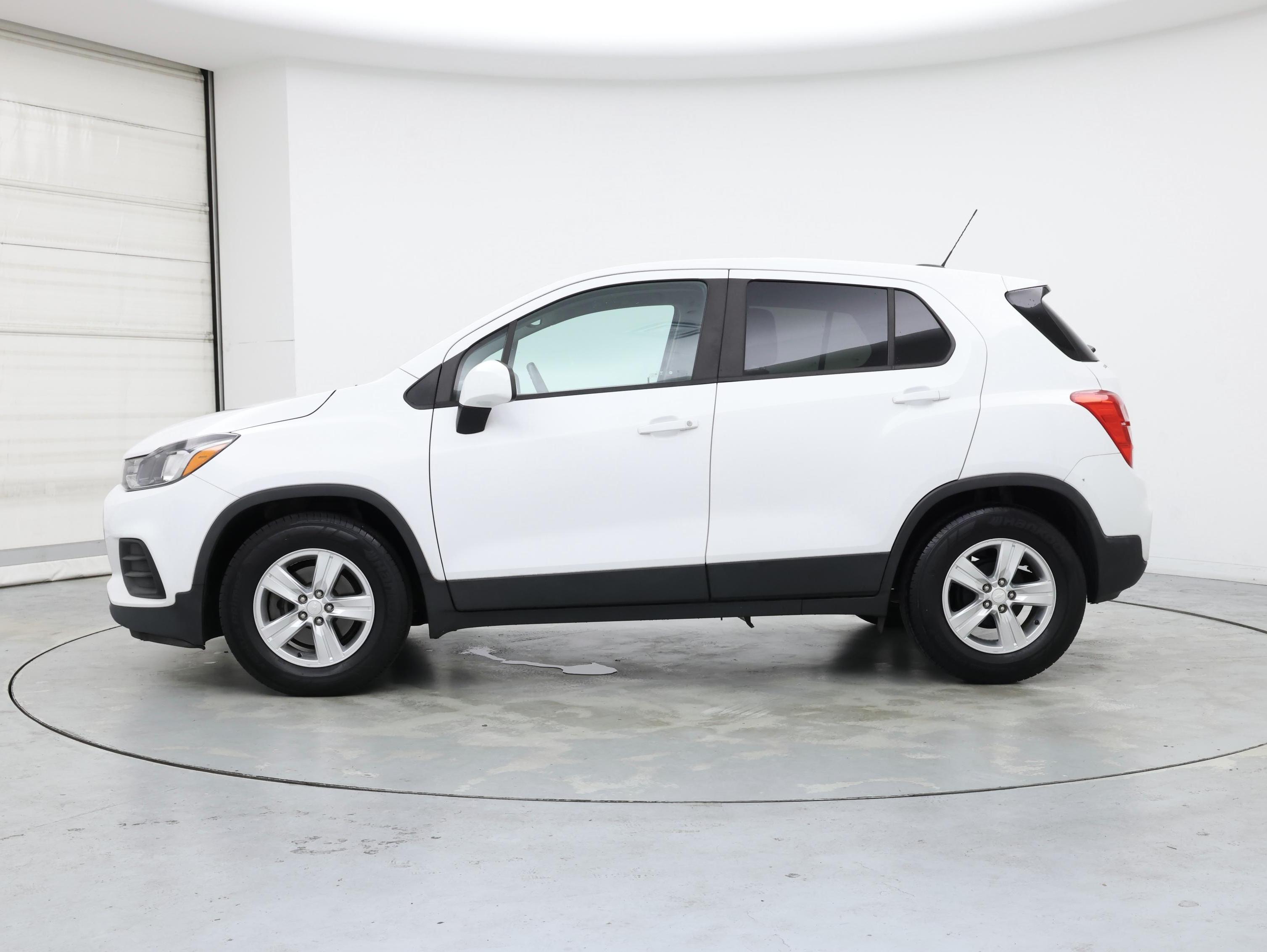 Thumbnail: 2019 Chevrolet Trax - 3