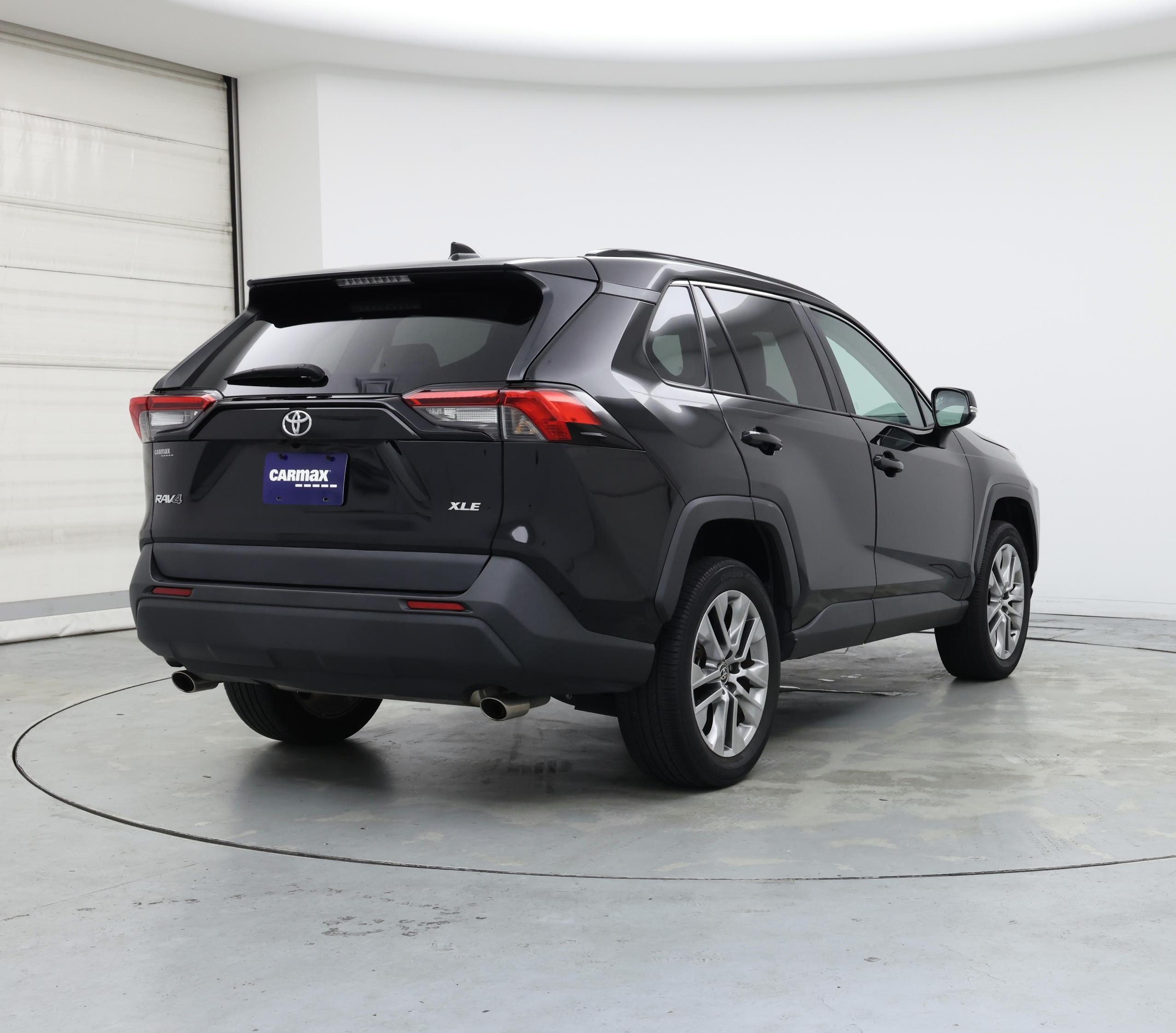 Thumbnail: 2022 Toyota RAV4 - 8