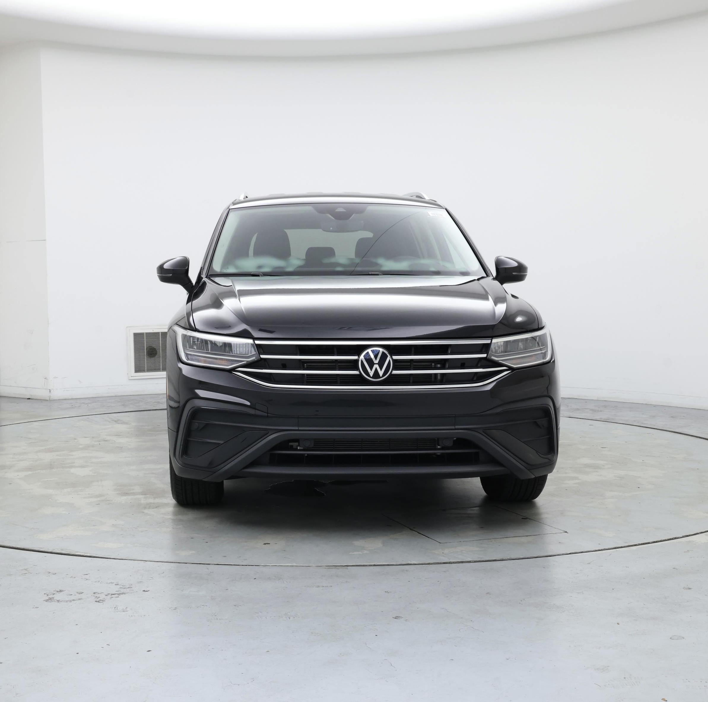 Thumbnail: 2023 Volkswagen Tiguan - 5
