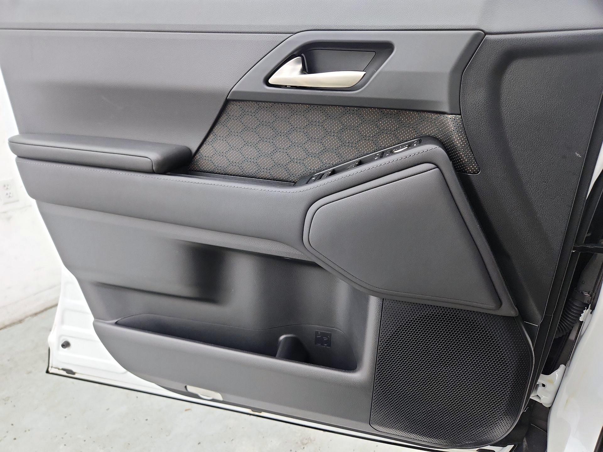 Thumbnail: 2024 Lexus GX - 12